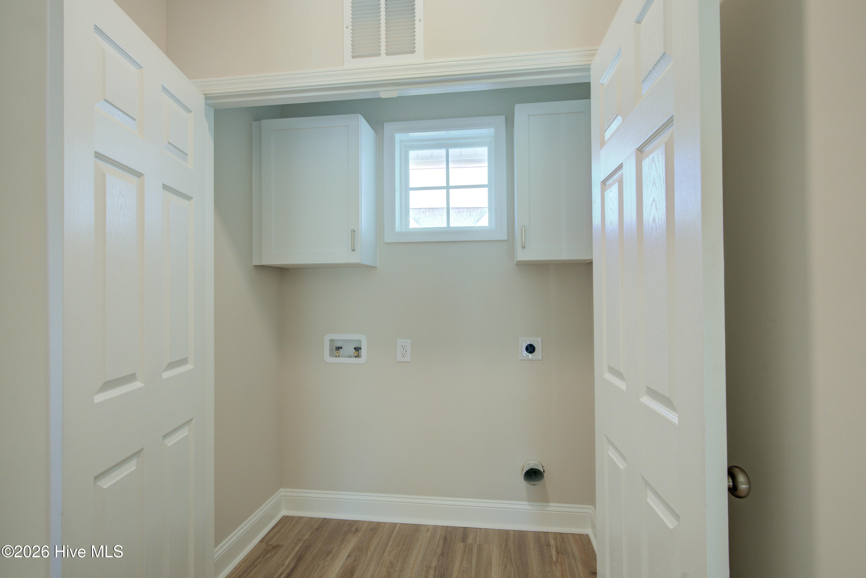 100561393 | Photo 17