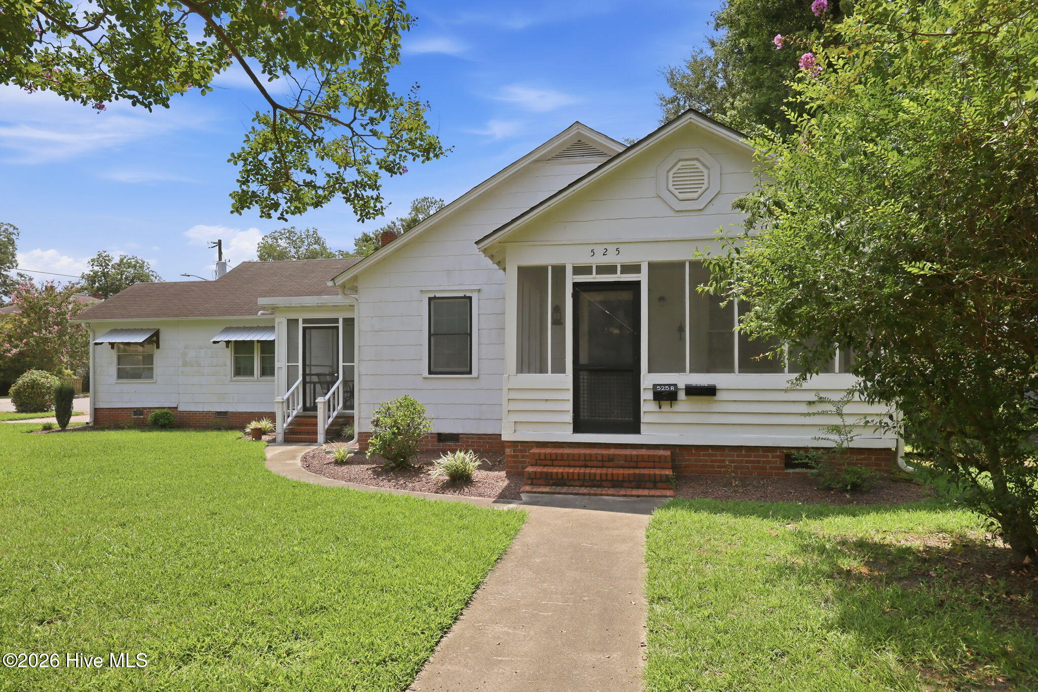 Exterior photo of 525 E 2nd Street, Washington, NC 27889. MLS: 100598197