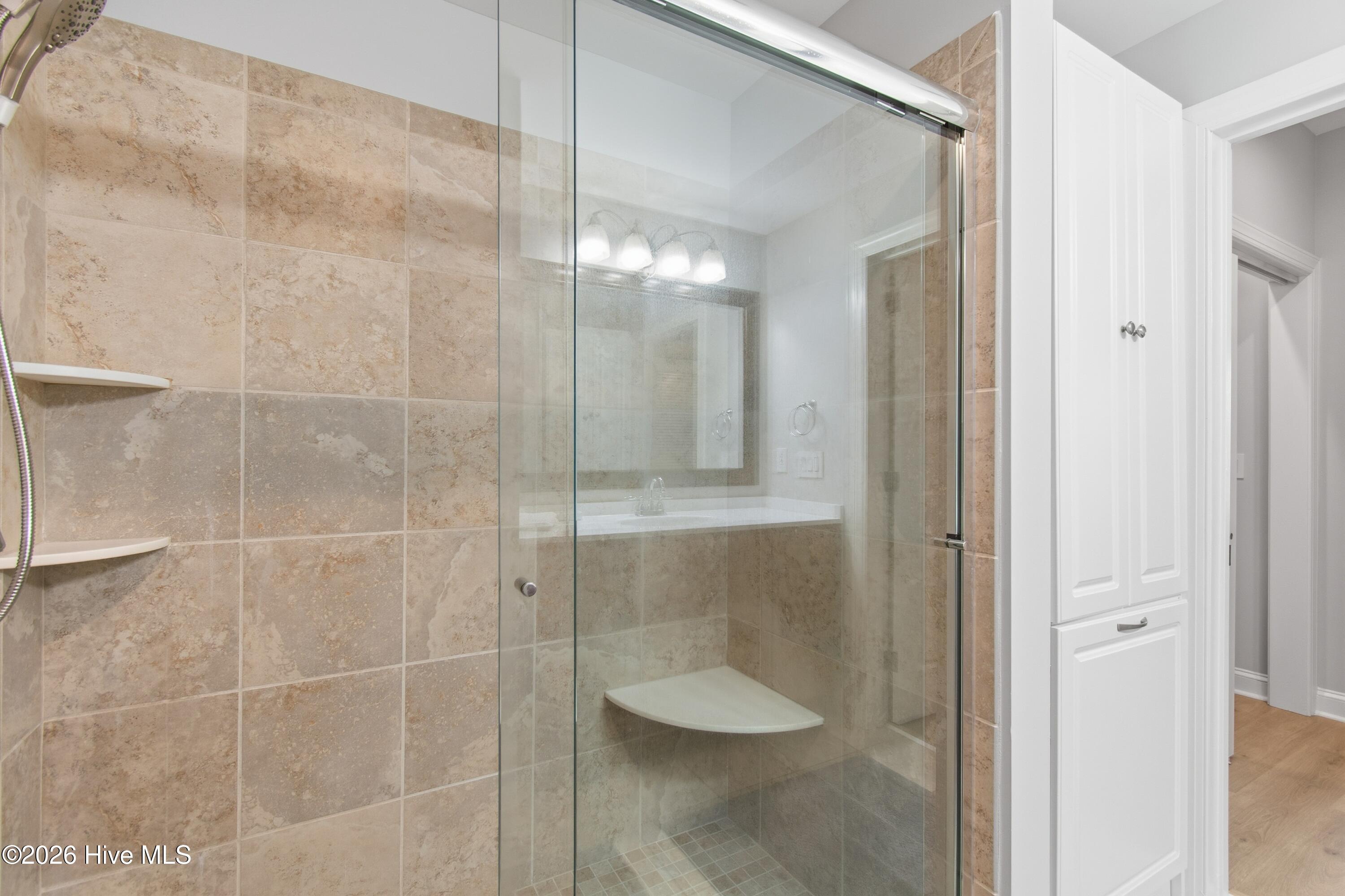 100551357 | Photo 29