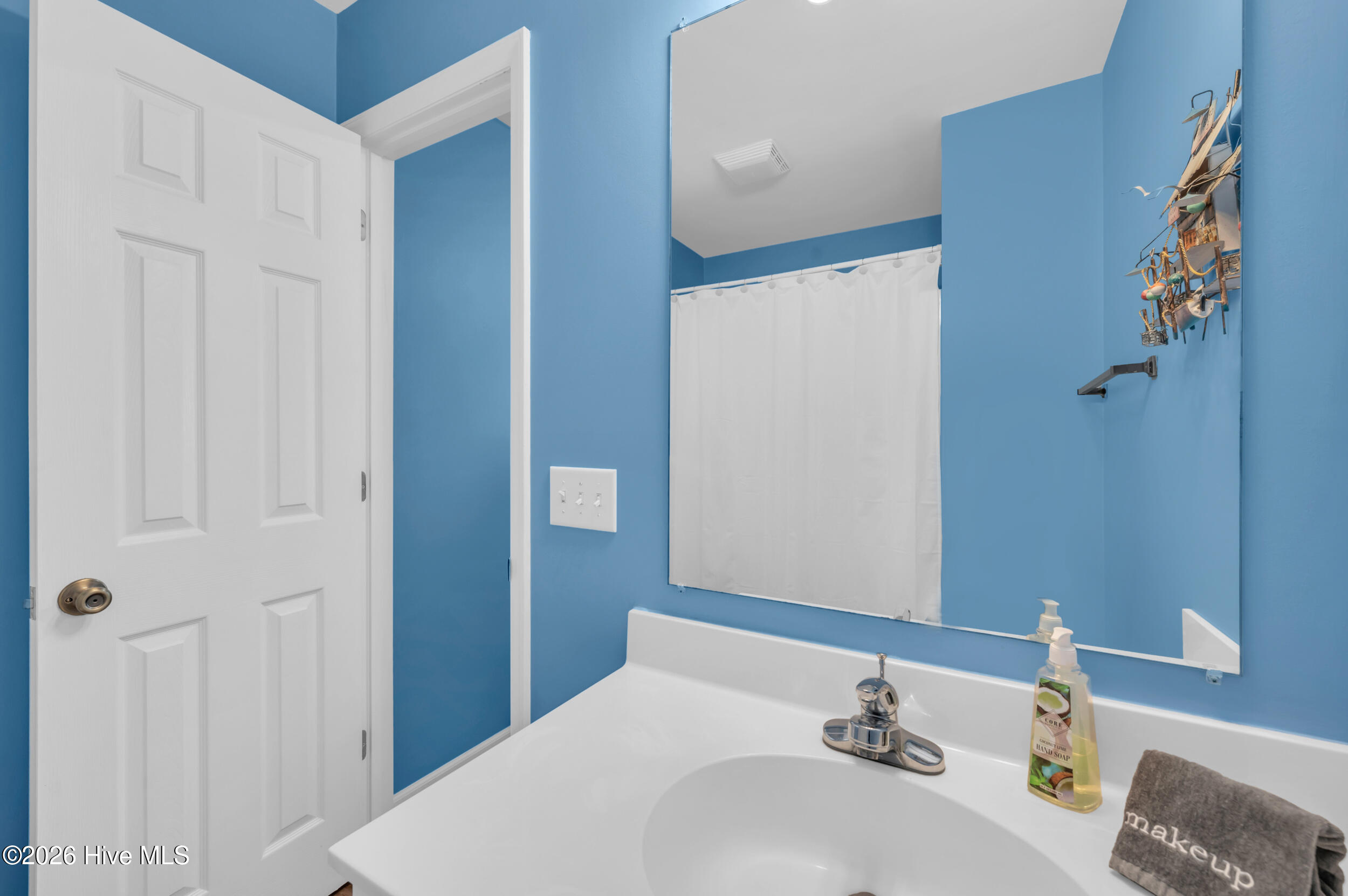 100565578 | Photo 21