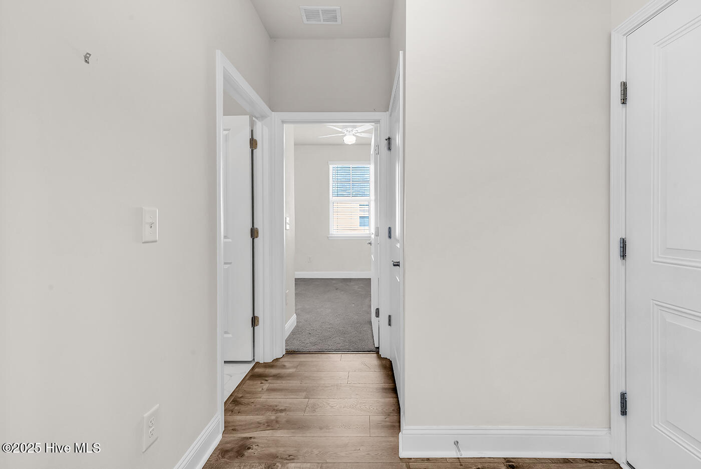 100547571 | Photo 26