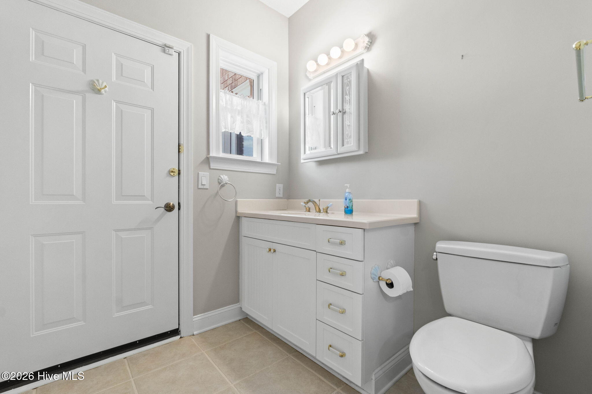 100567537 | Photo 38