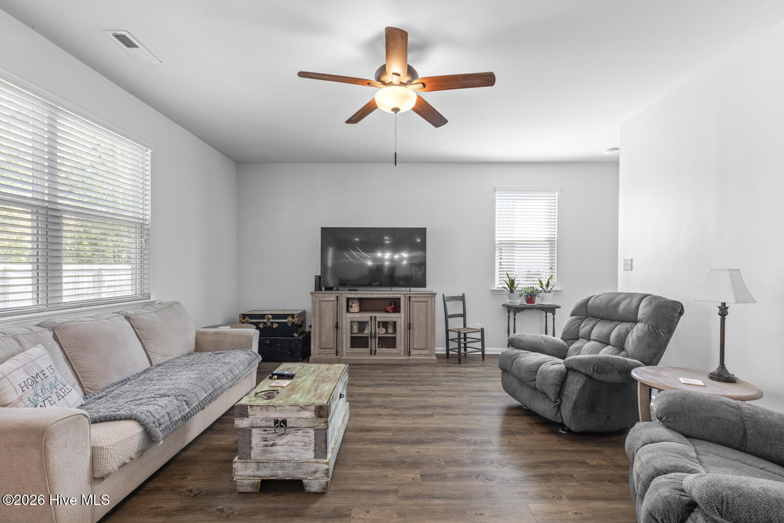 100566319 | Photo 16