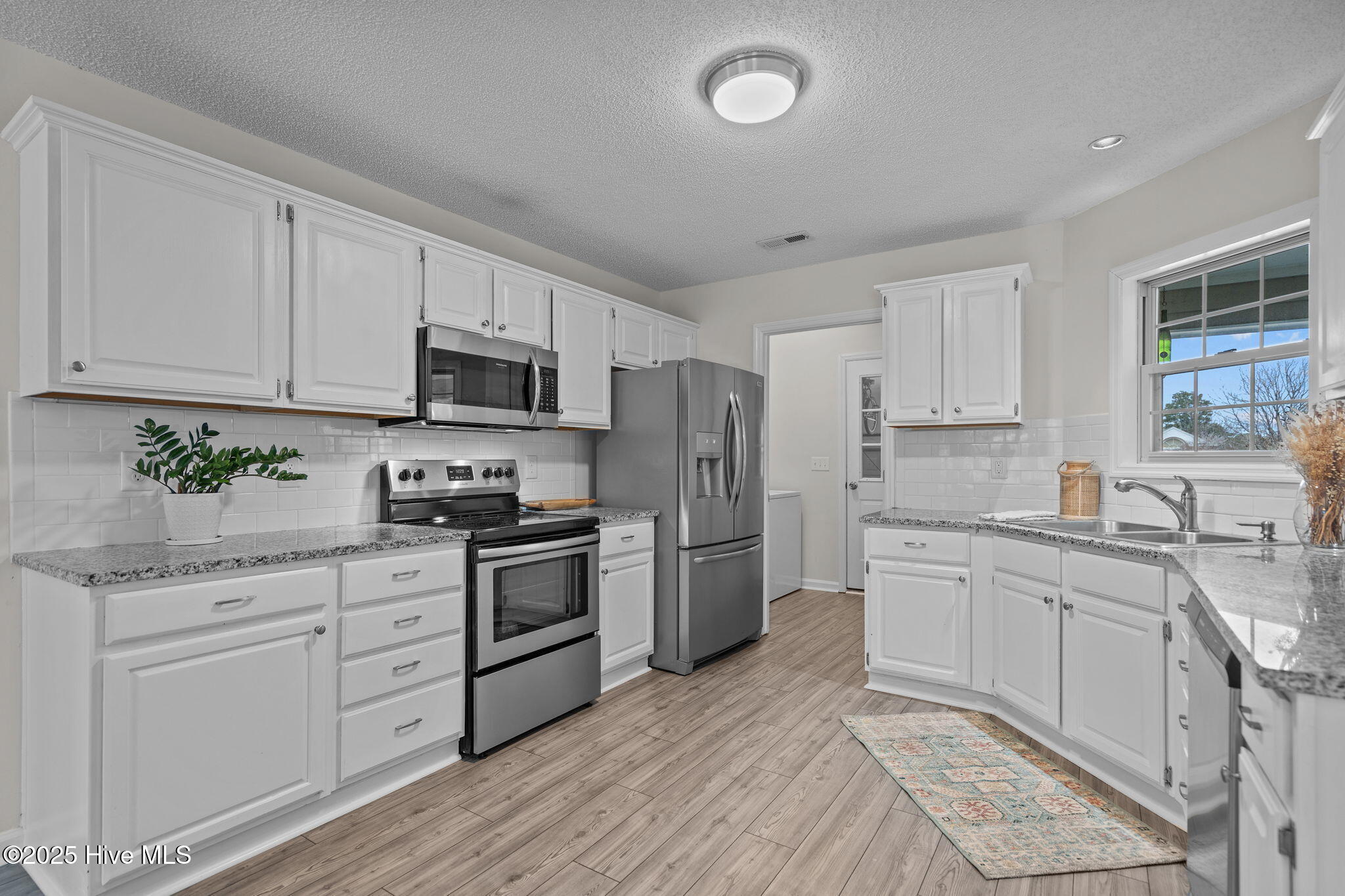 100547152 | Photo 14