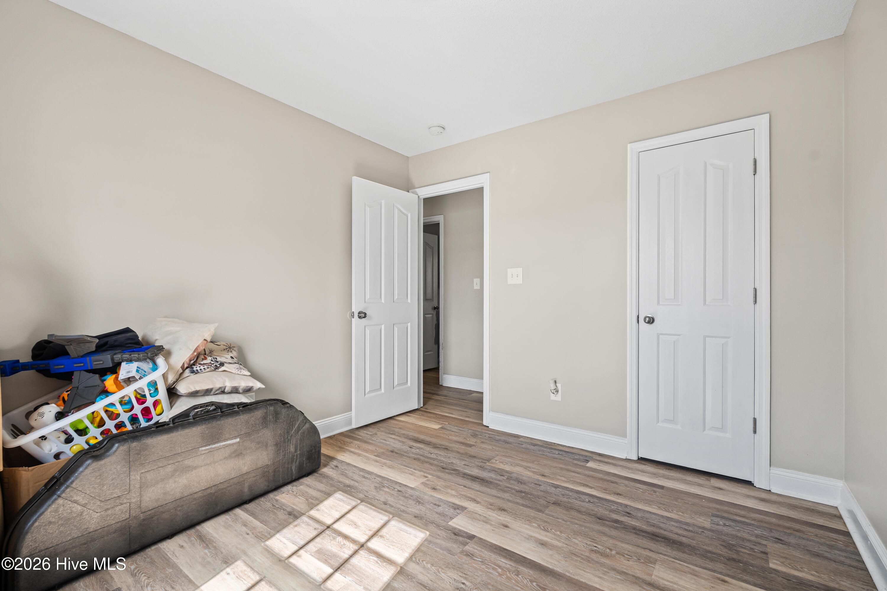 100558197 | Photo 16