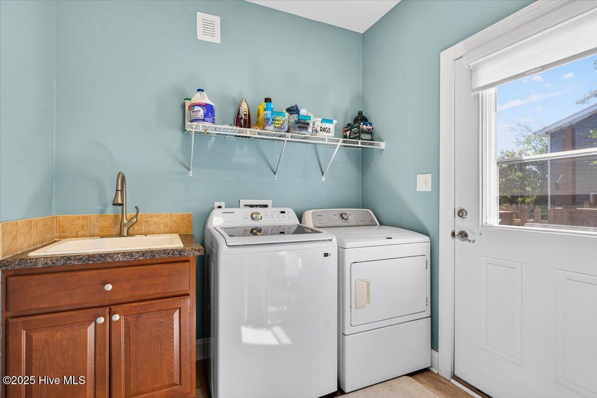 100534389 | Photo 32