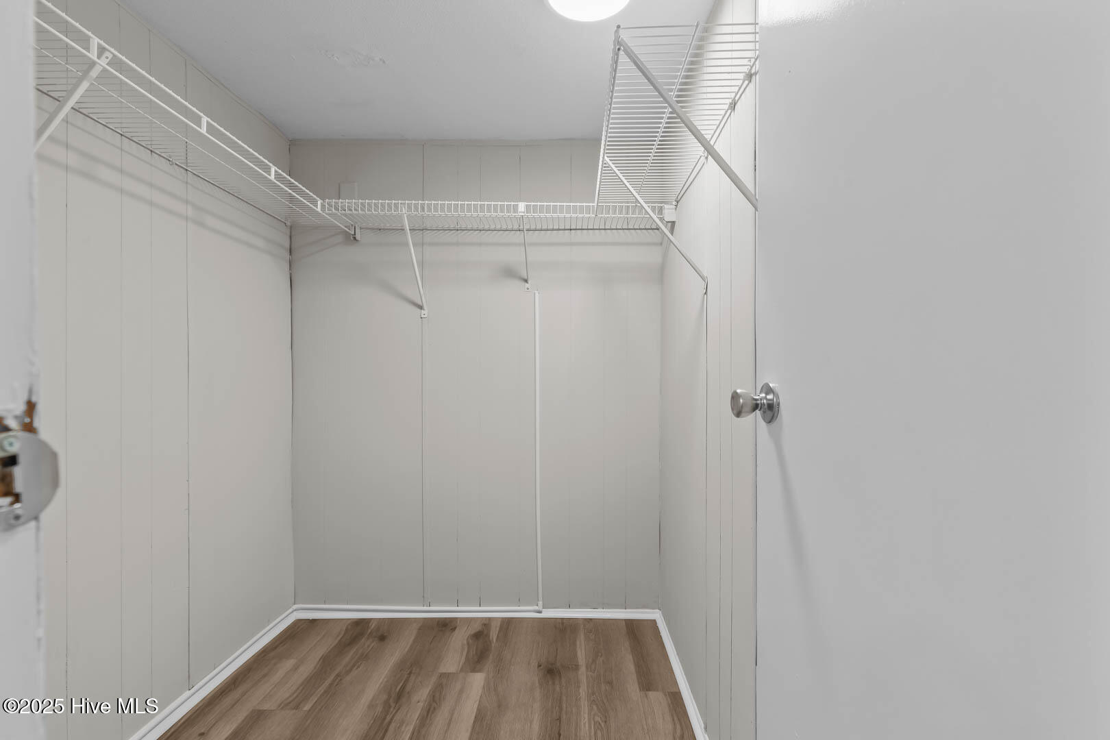 100565795 | Photo 21