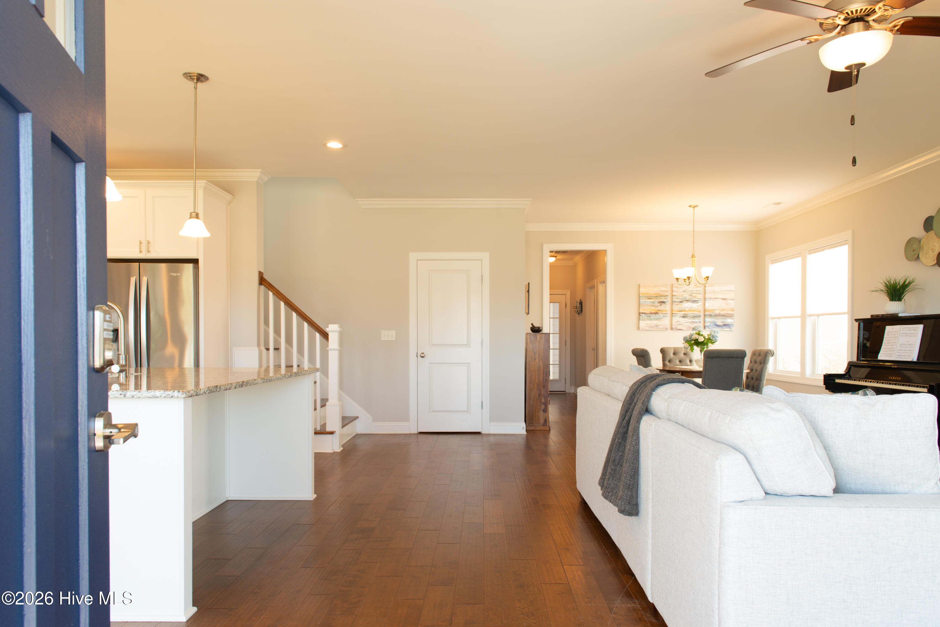 100568036 | Photo 14