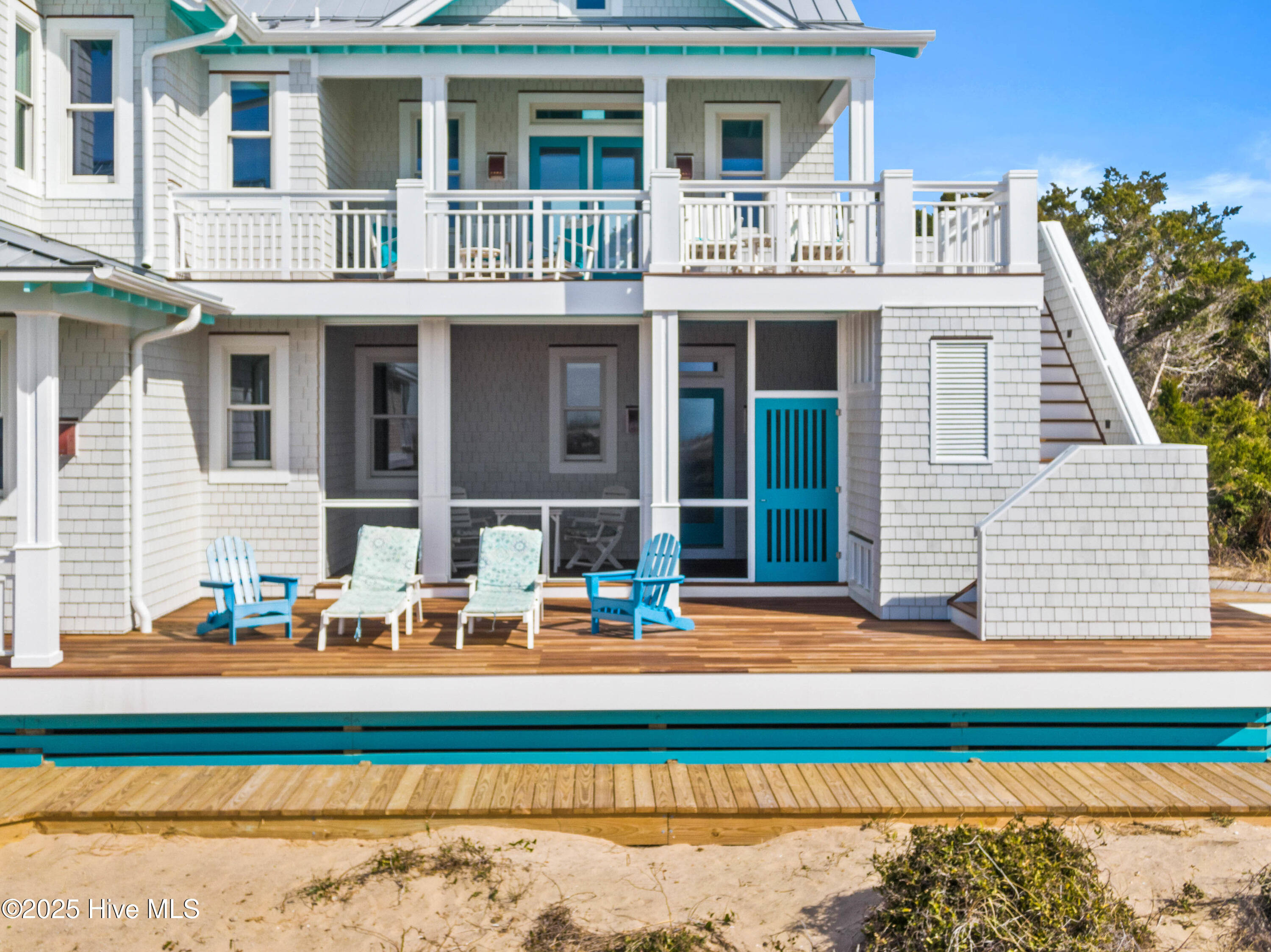 100494398 | Photo 15