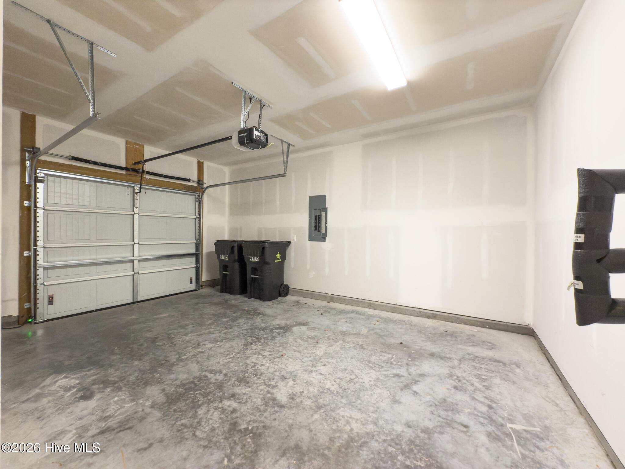 100561658 | Photo 25