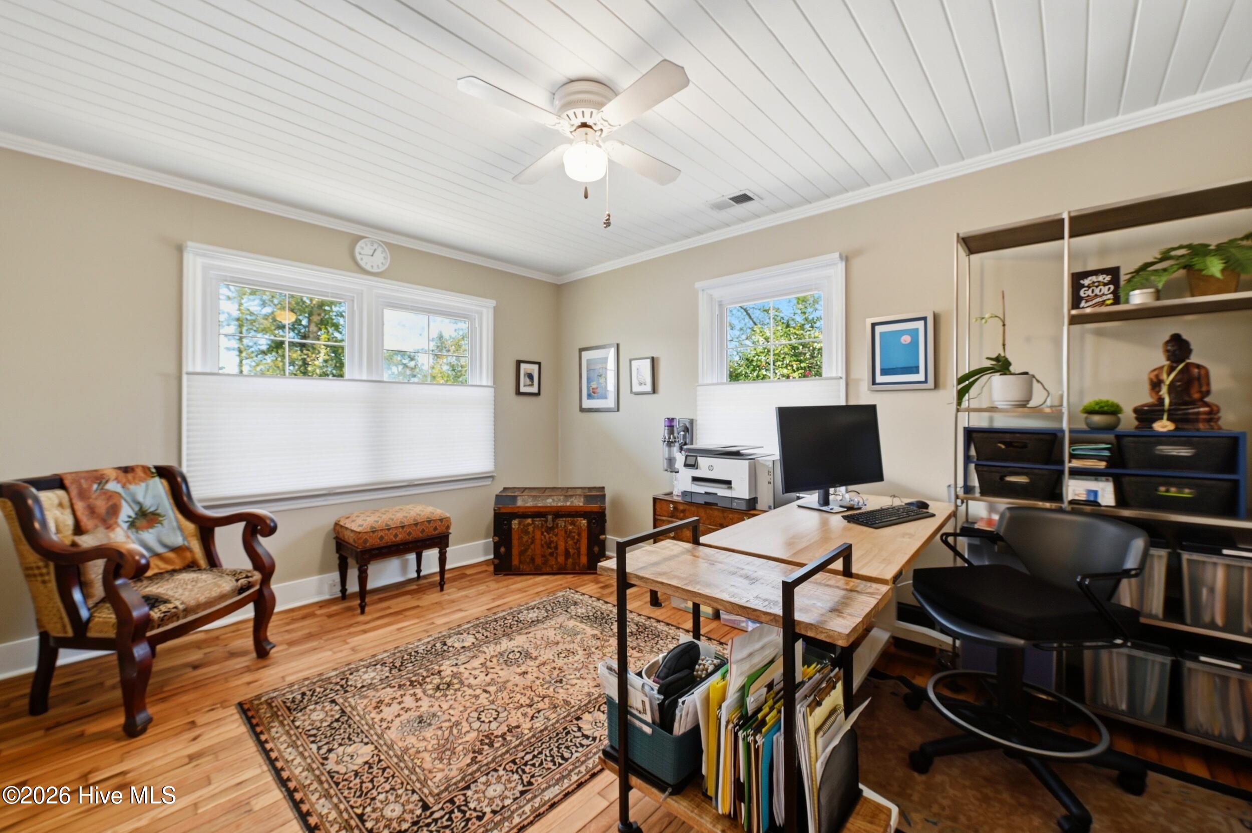 100570502 | Photo 28