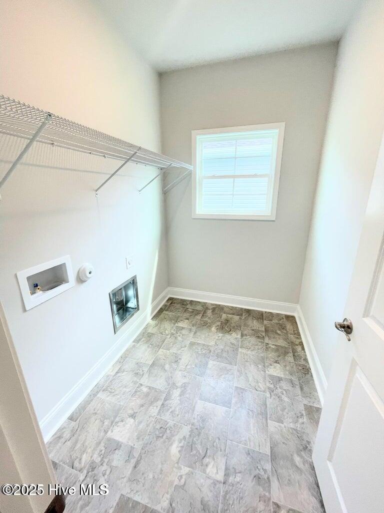 100527021 | Photo 56