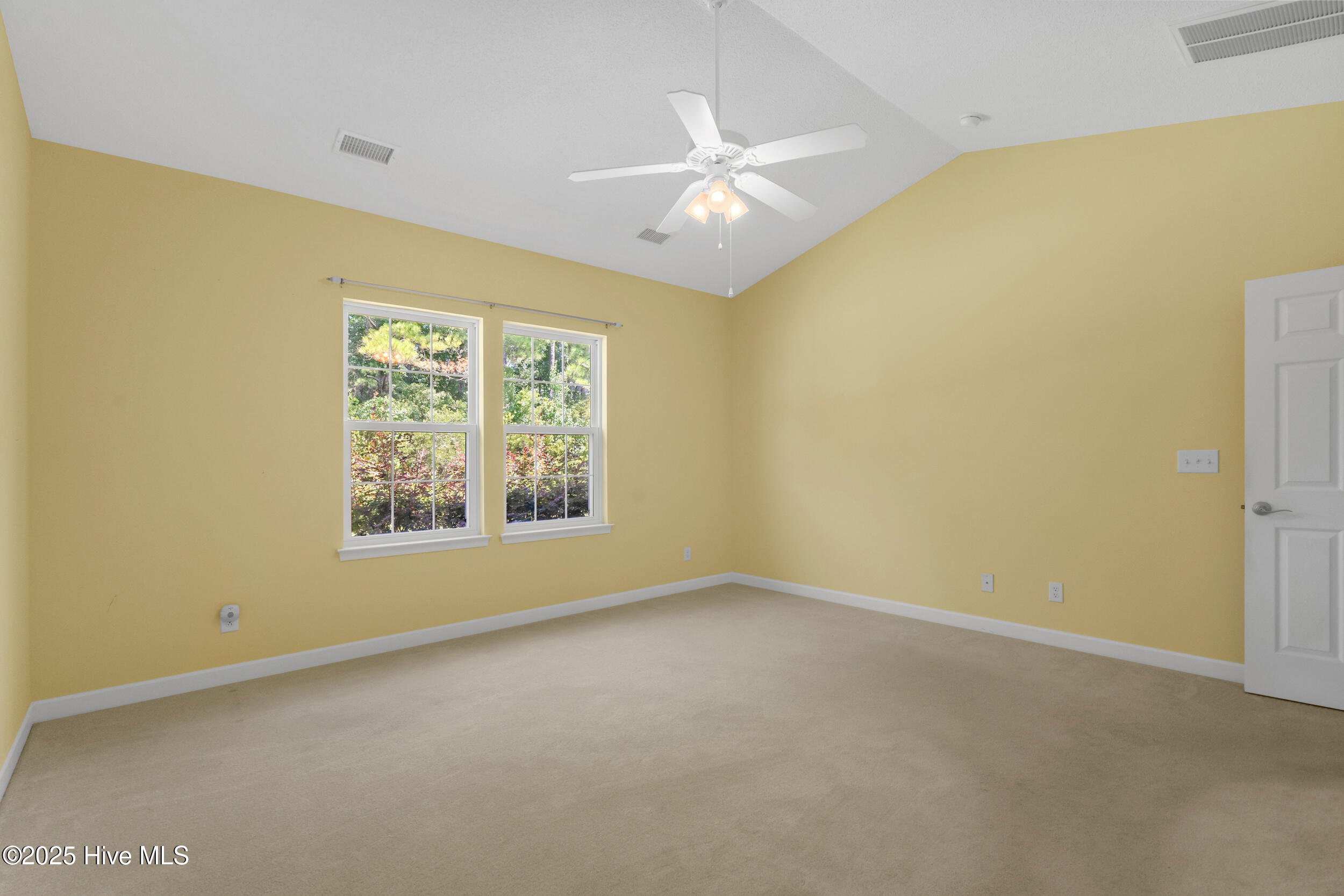 100529171 | Photo 16