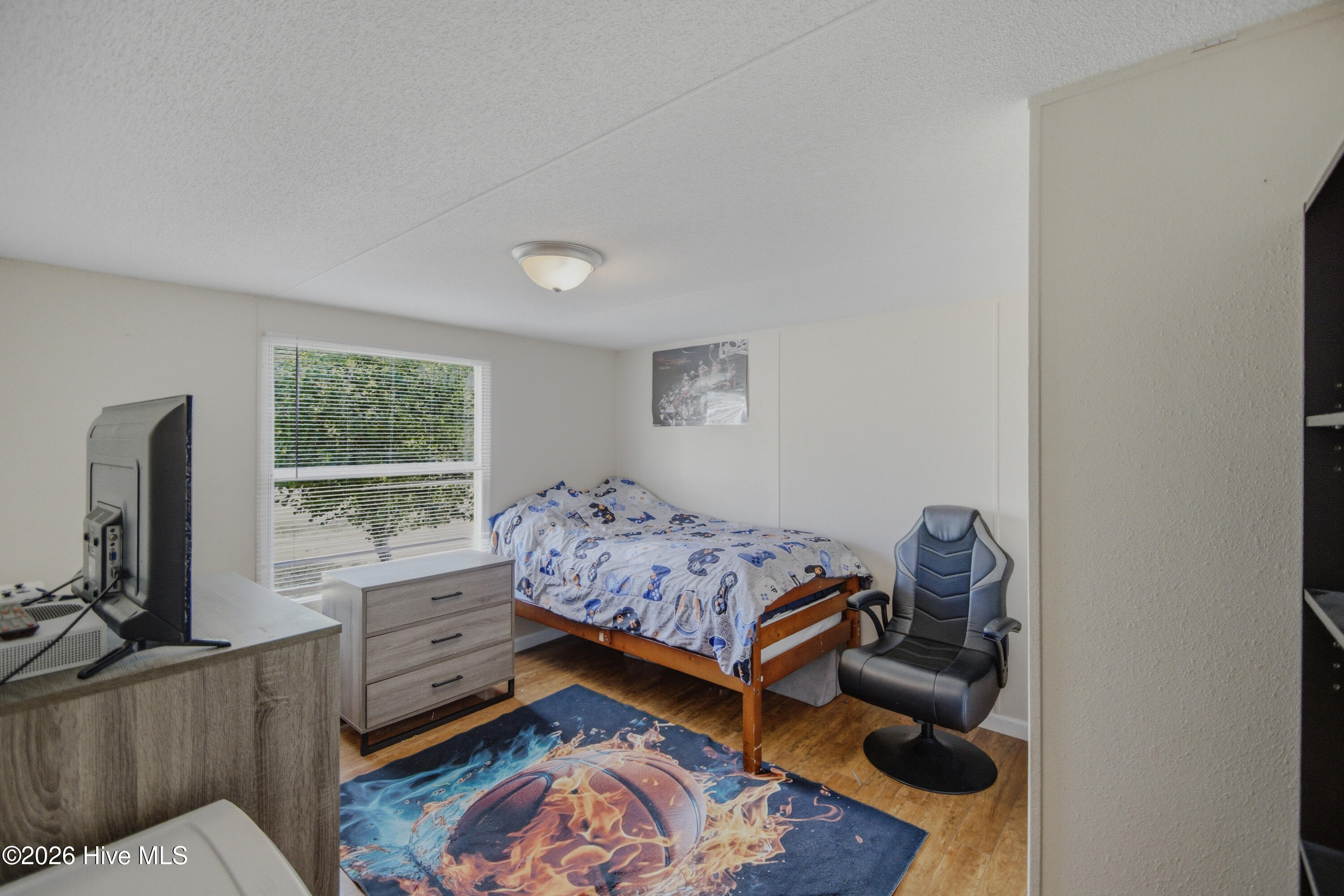 100566324 | Photo 30