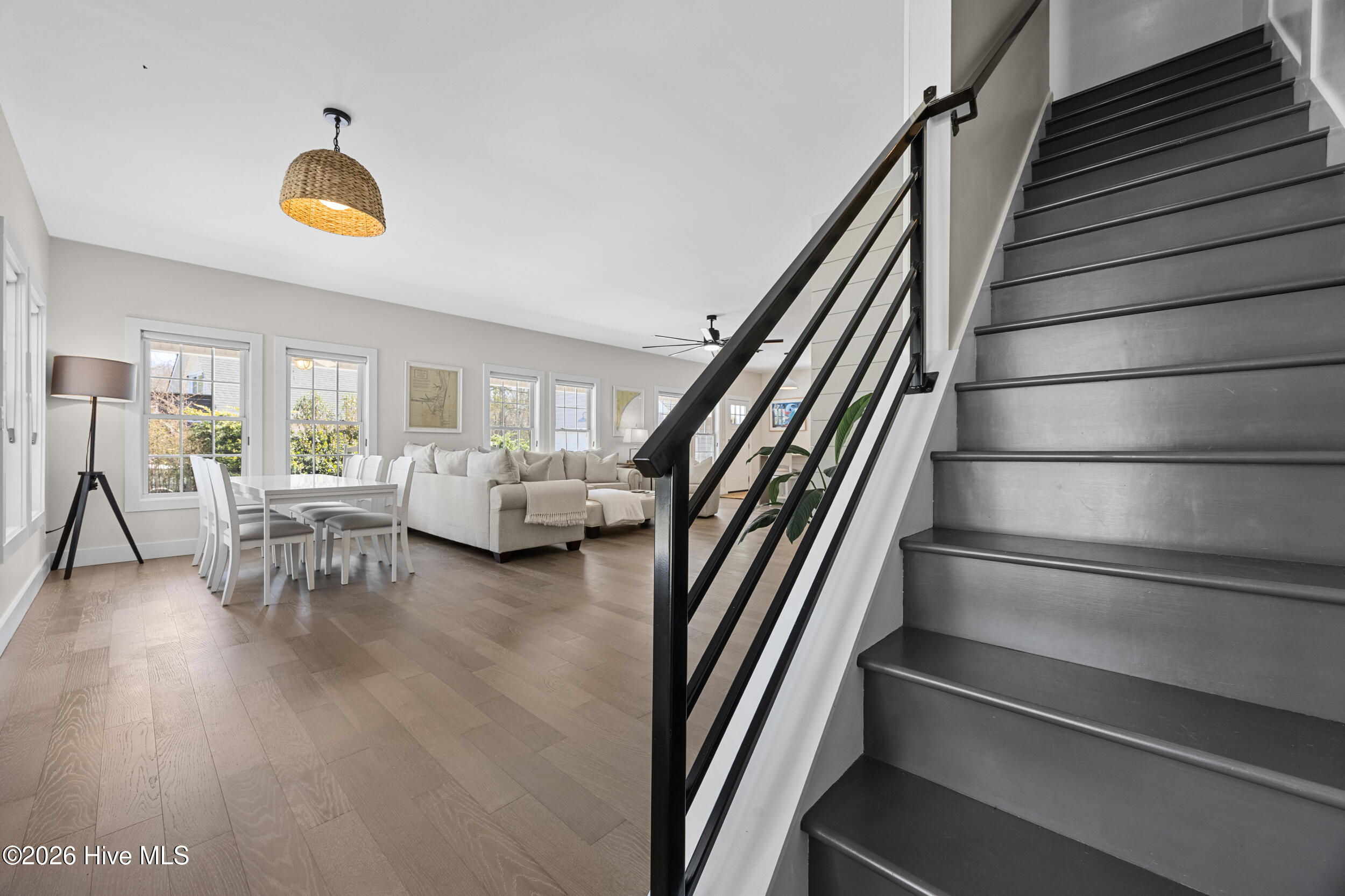 100562849 | Photo 14