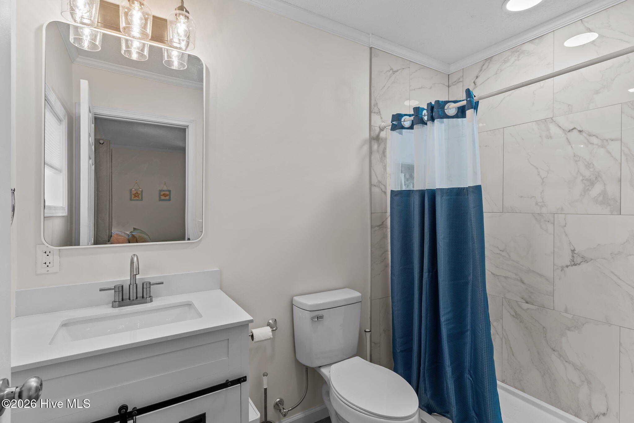 100563030 | Photo 24