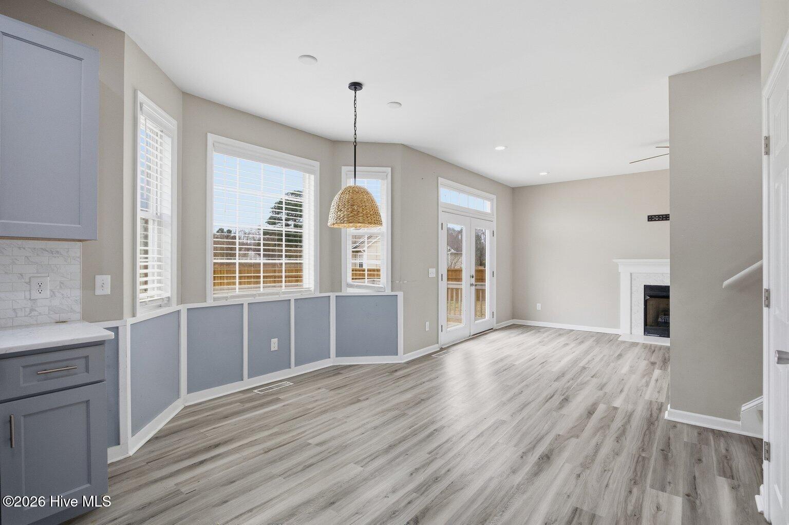 100558673 | Photo 12