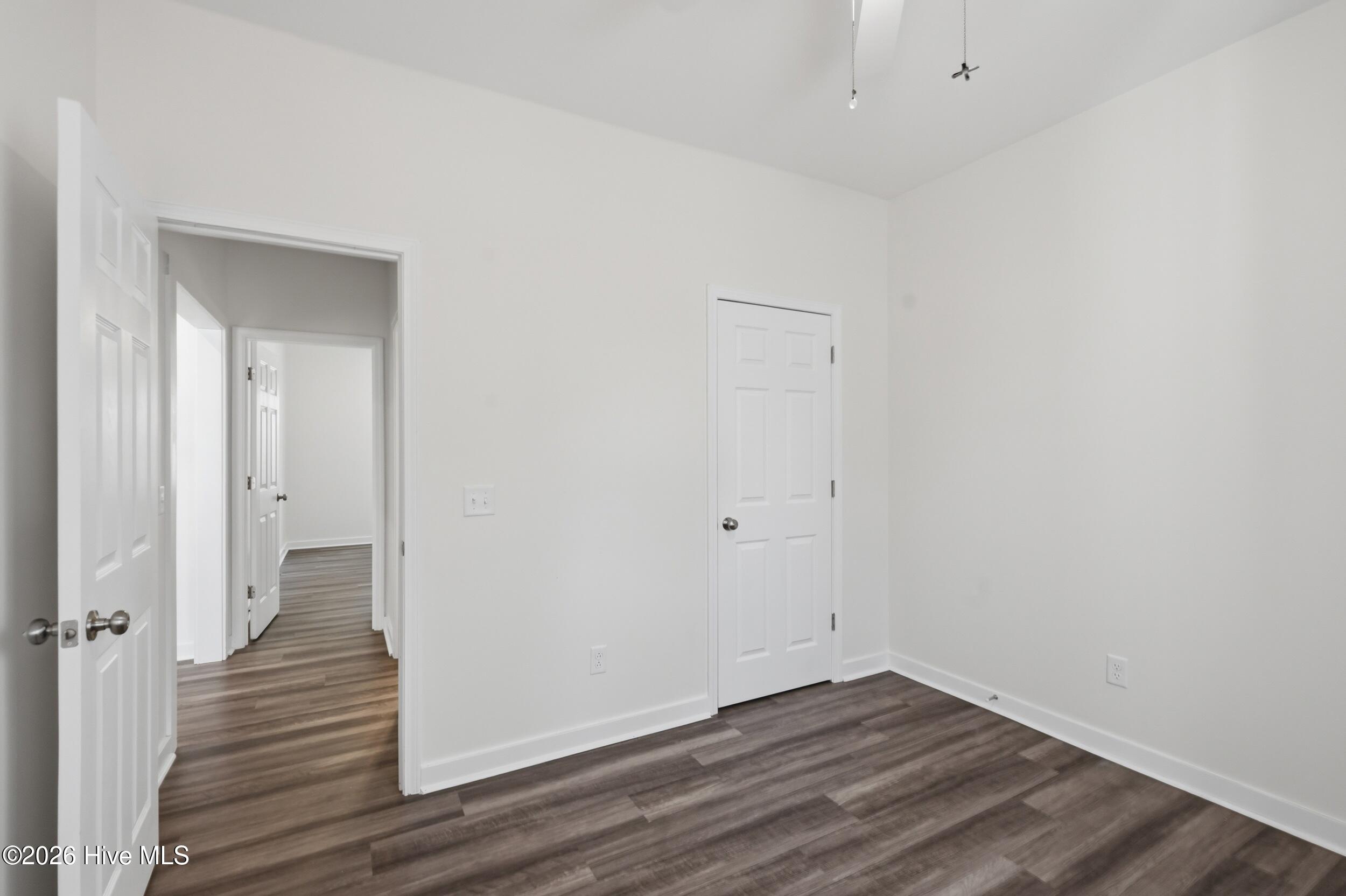 100560359 | Photo 21