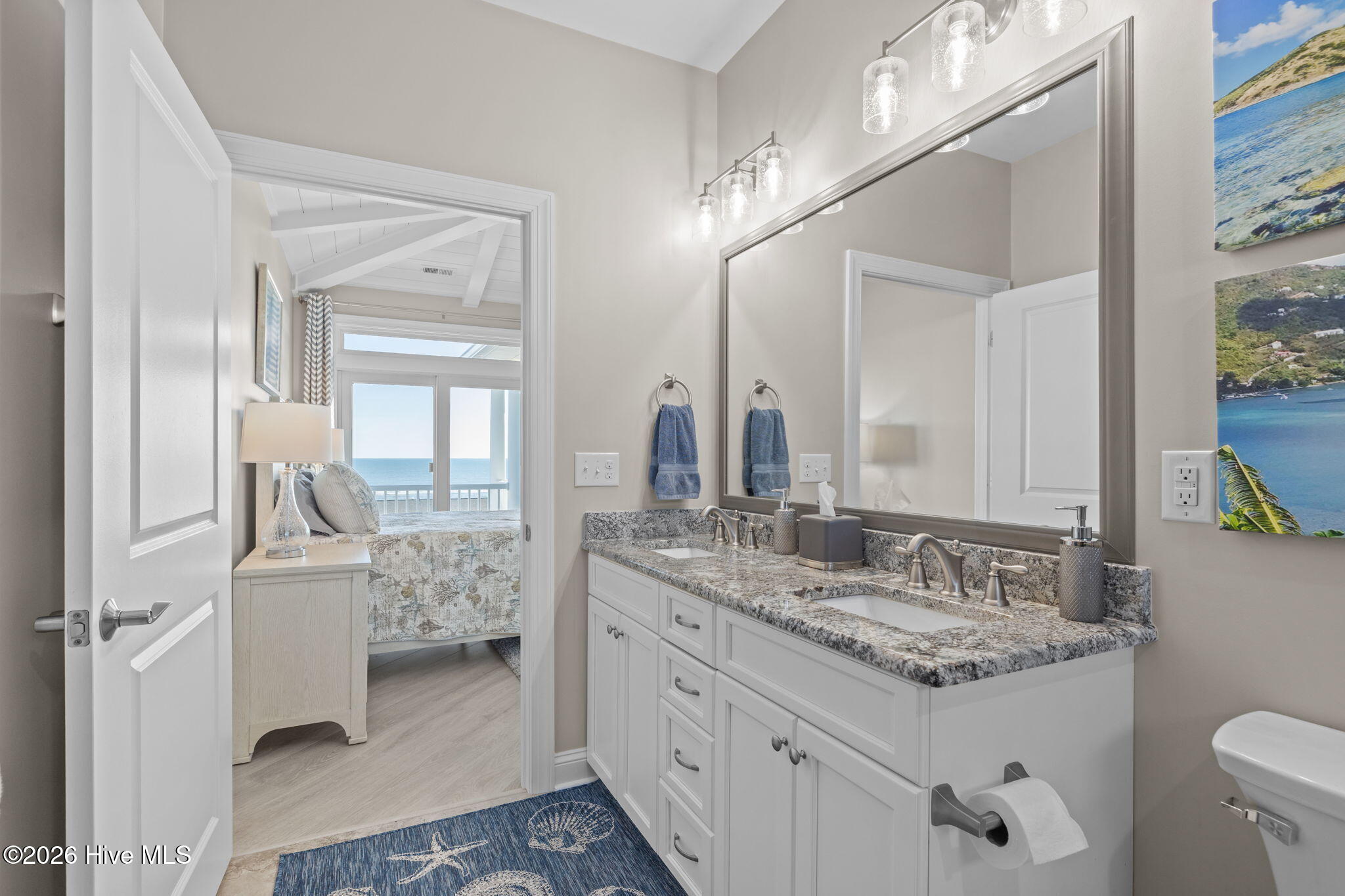 100549287 | Photo 25