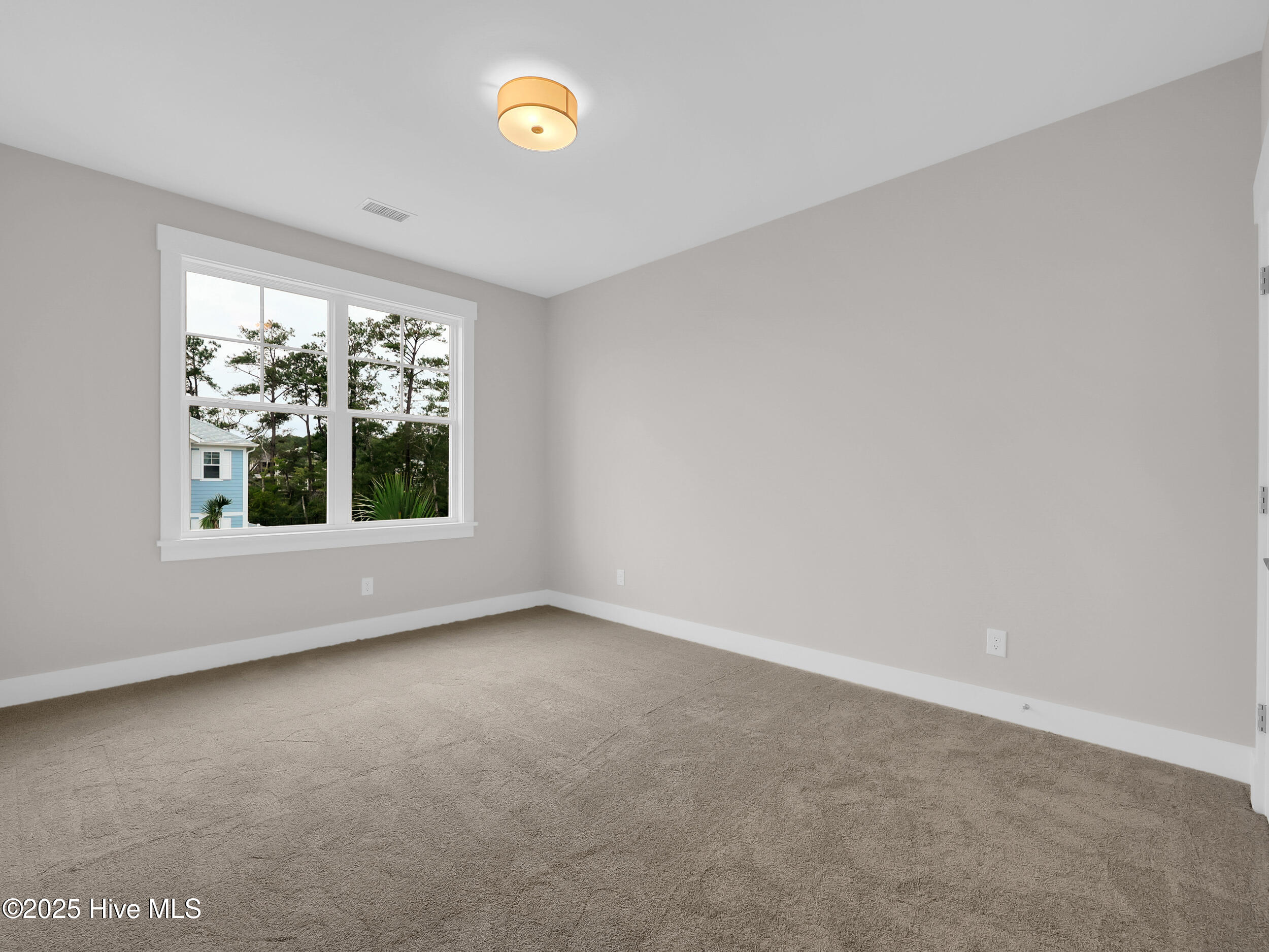 100533655 | Photo 31