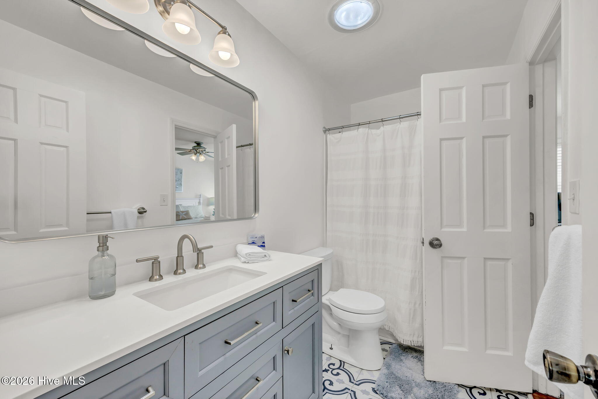 100556468 | Photo 15