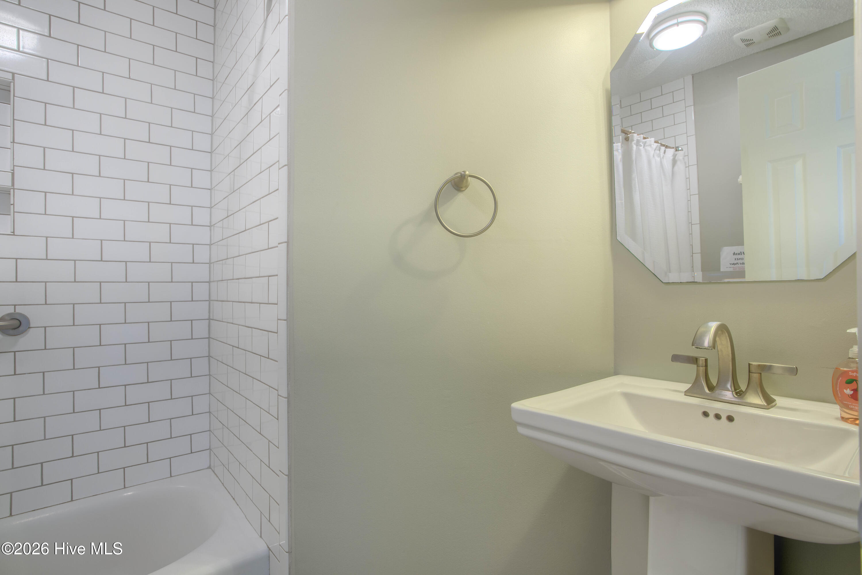 100559939 | Photo 22