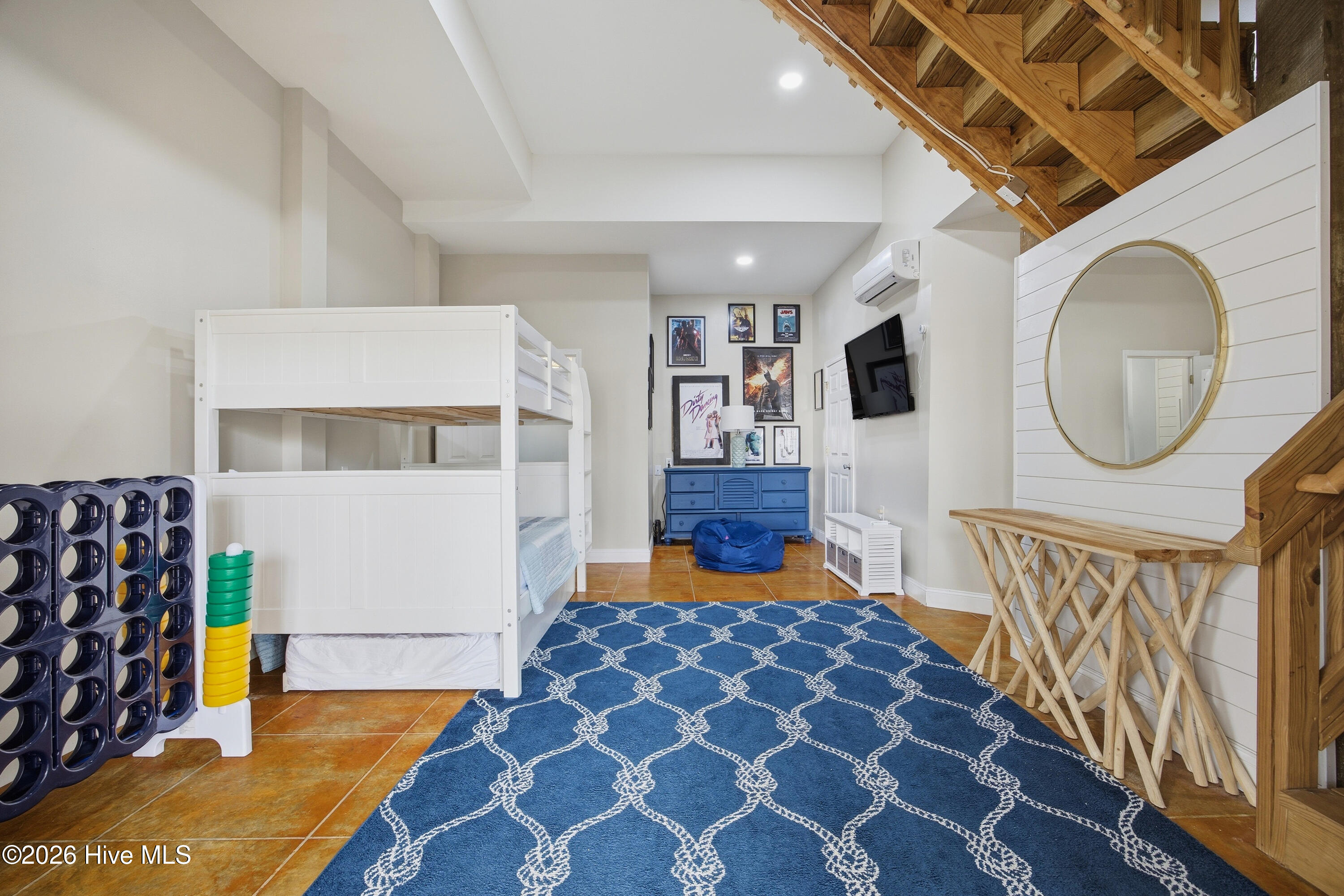 100552701 | Photo 34