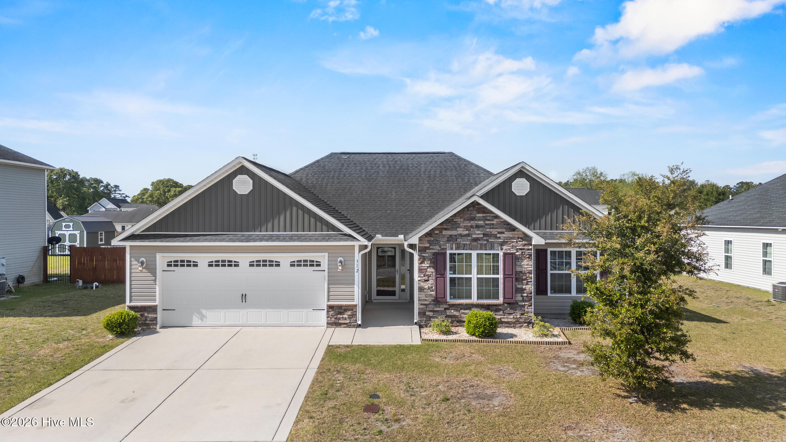 100567416 | Photo 37