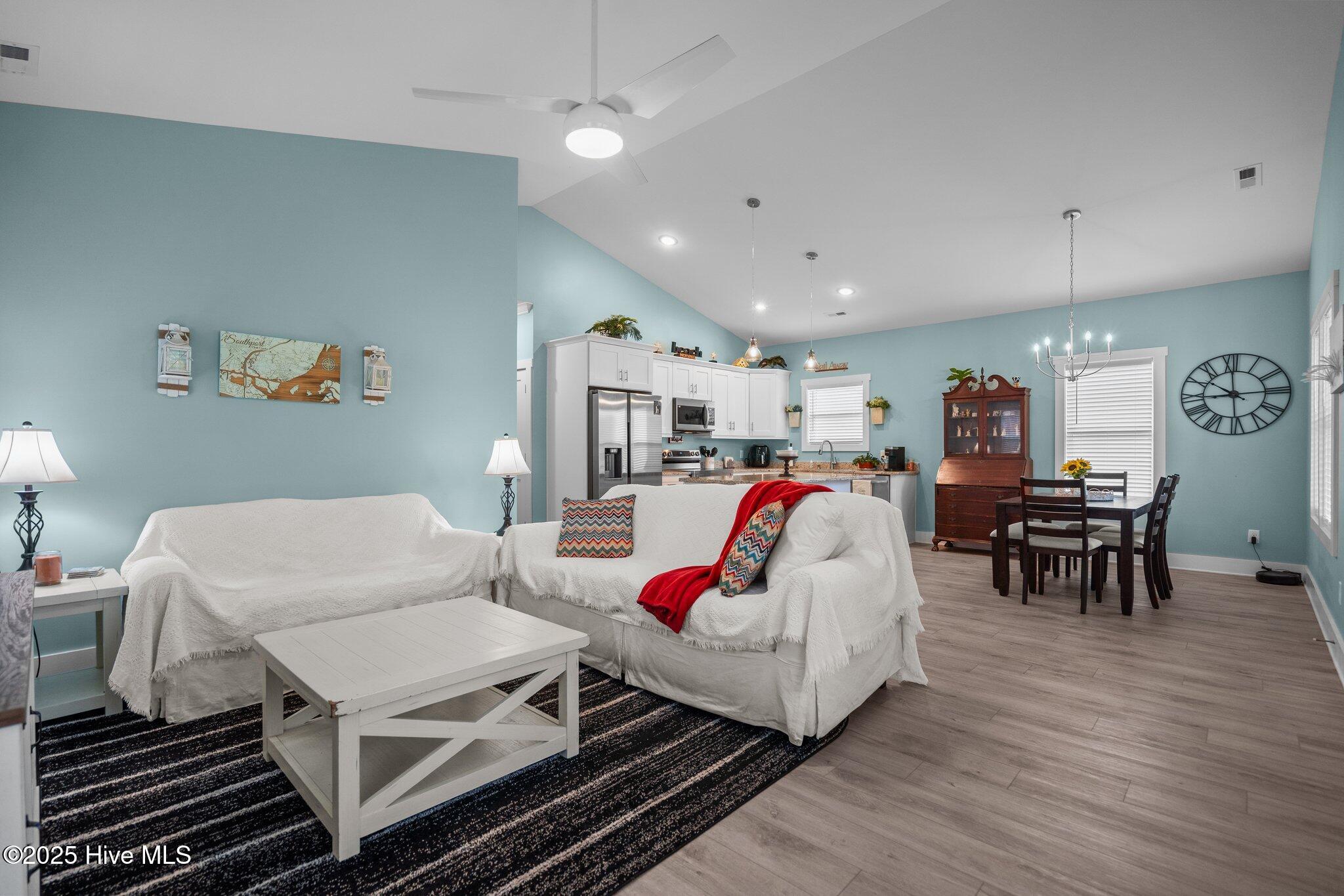 100552059 | Photo 19