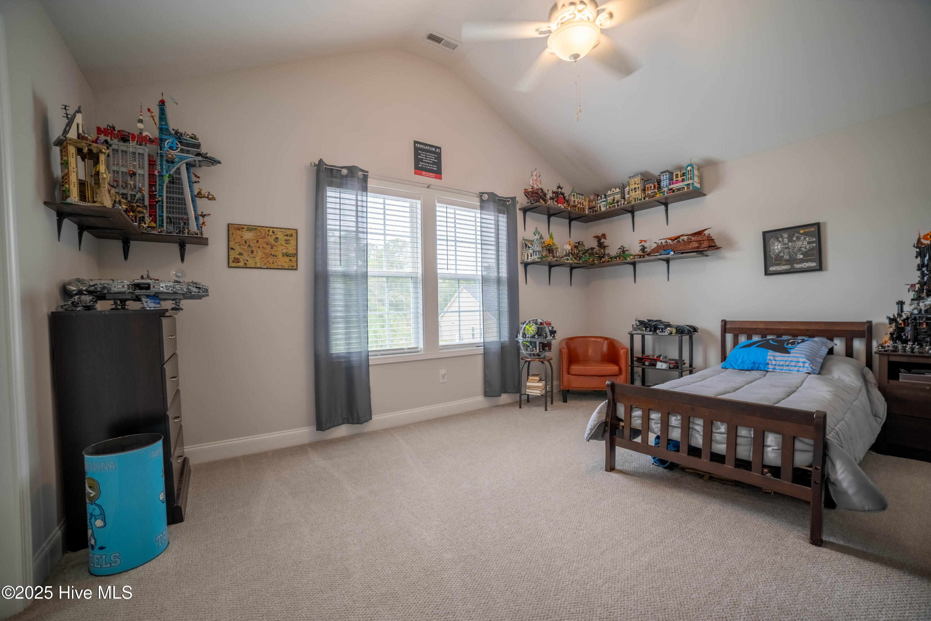 100535849 | Photo 15