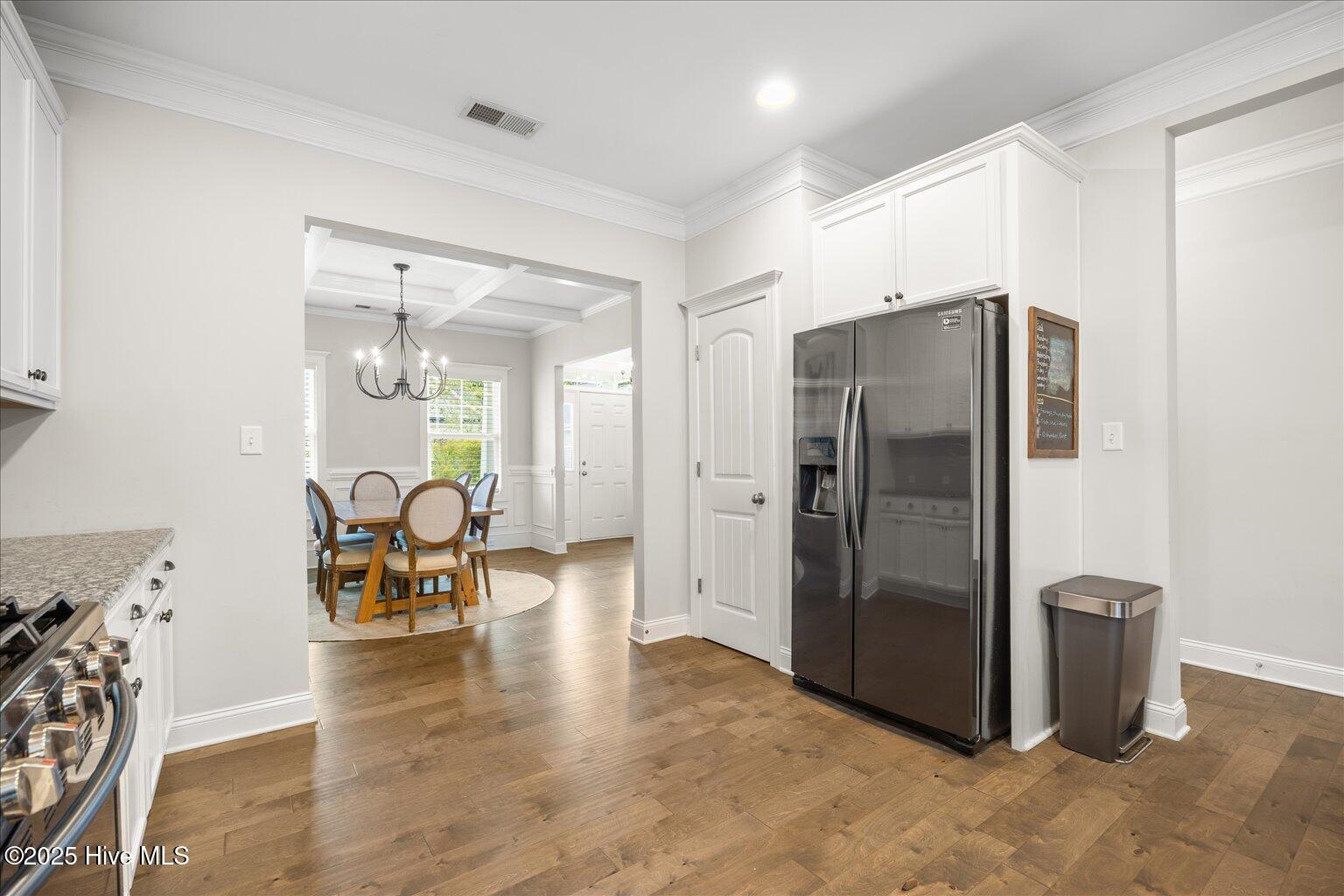 100530292 | Photo 11