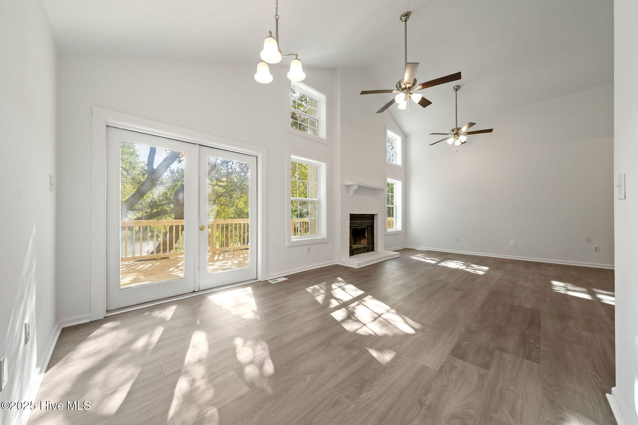 100522130 | Photo 18