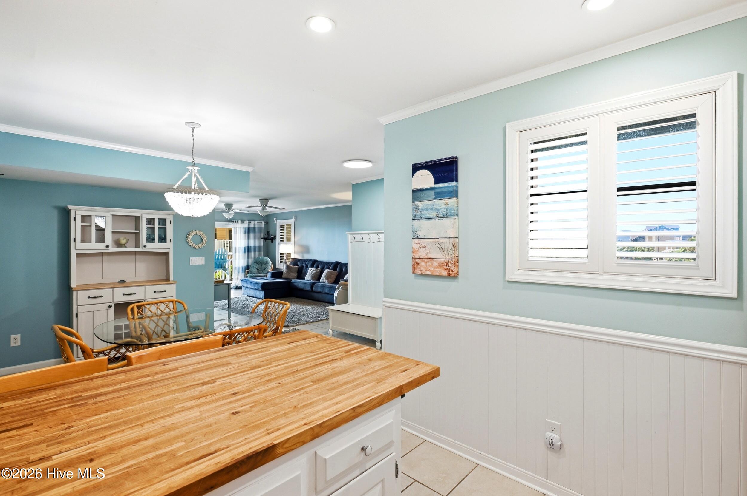 100569136 | Photo 13