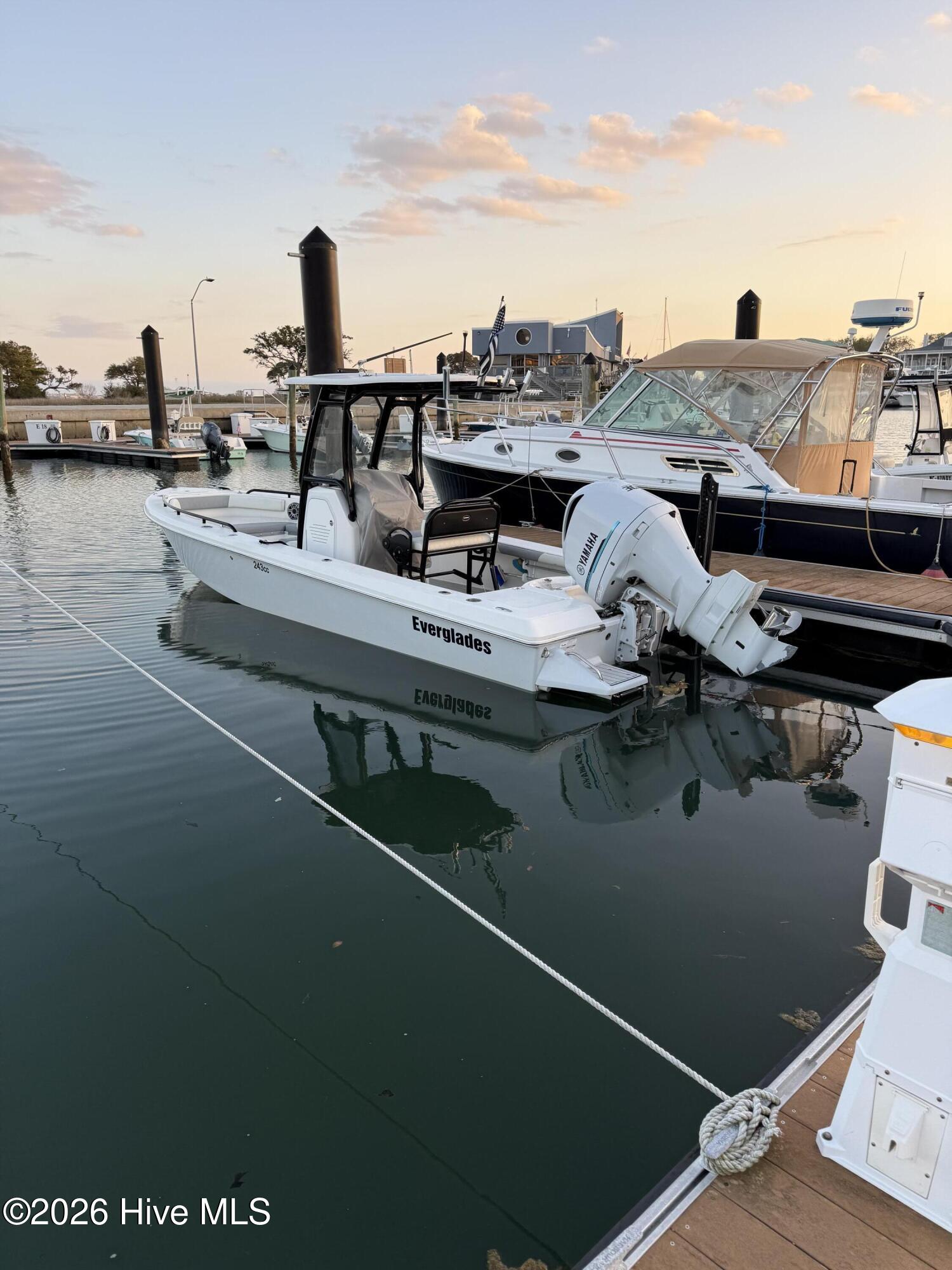 100570509 | Photo 108