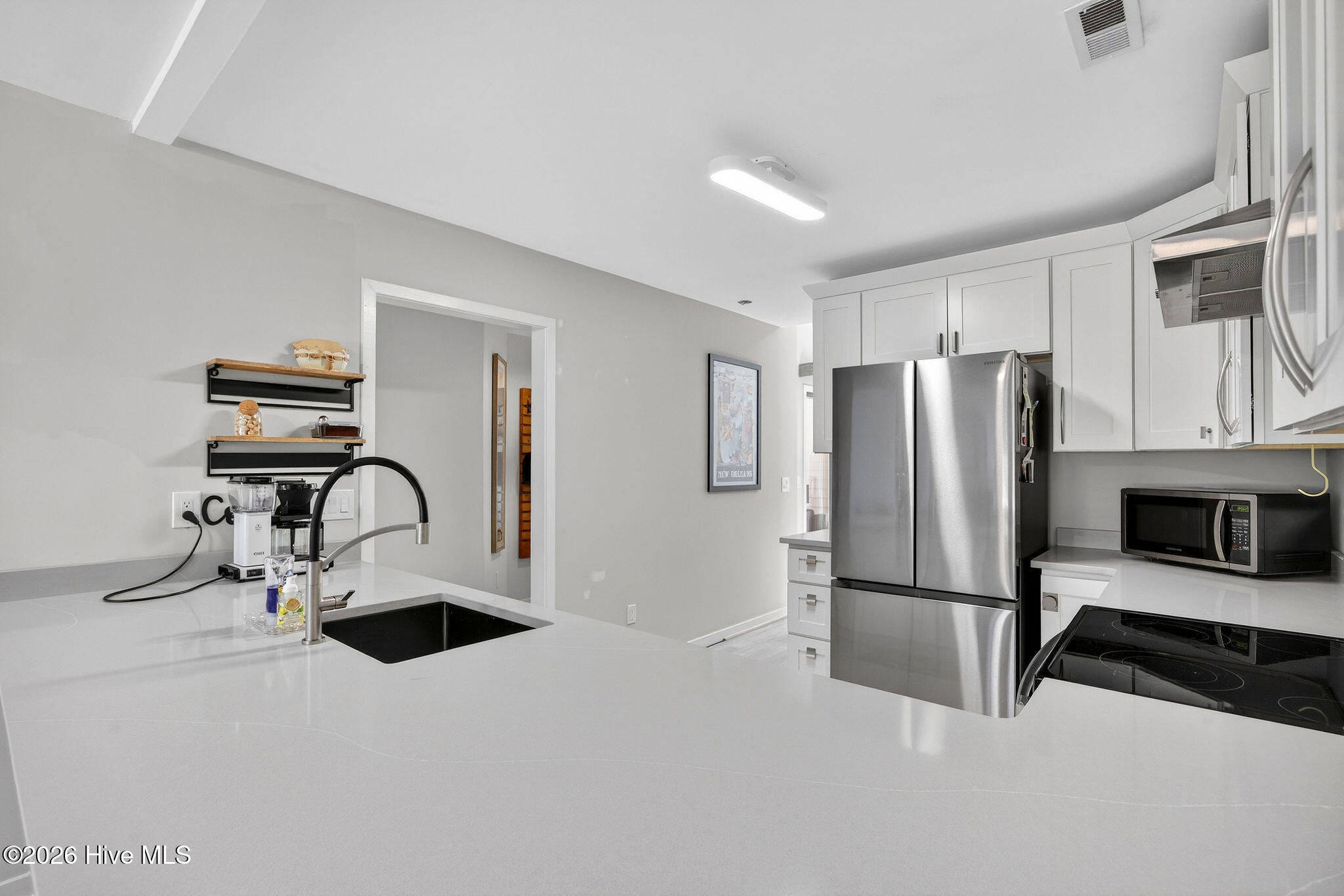 100563726 | Photo 22