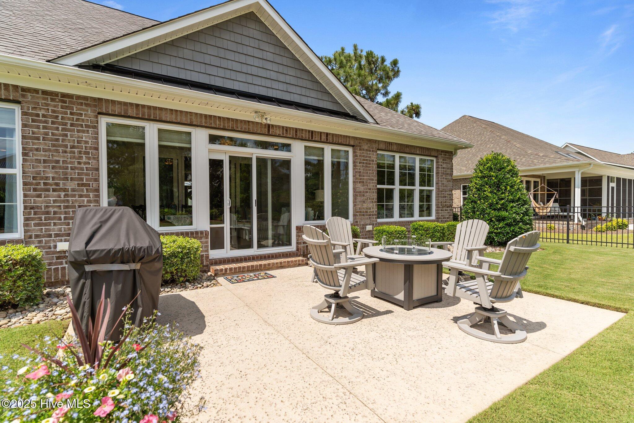 100514477 | Photo 44