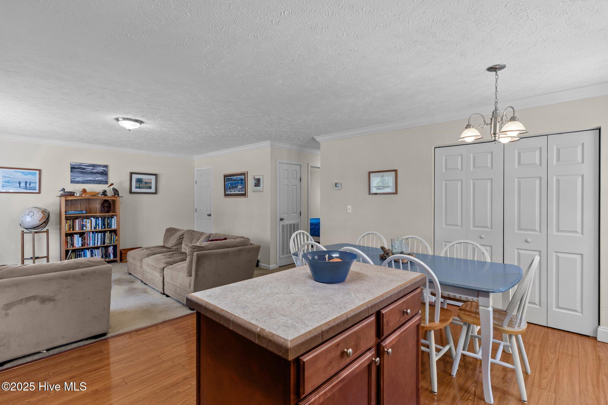 100509442 | Photo 11