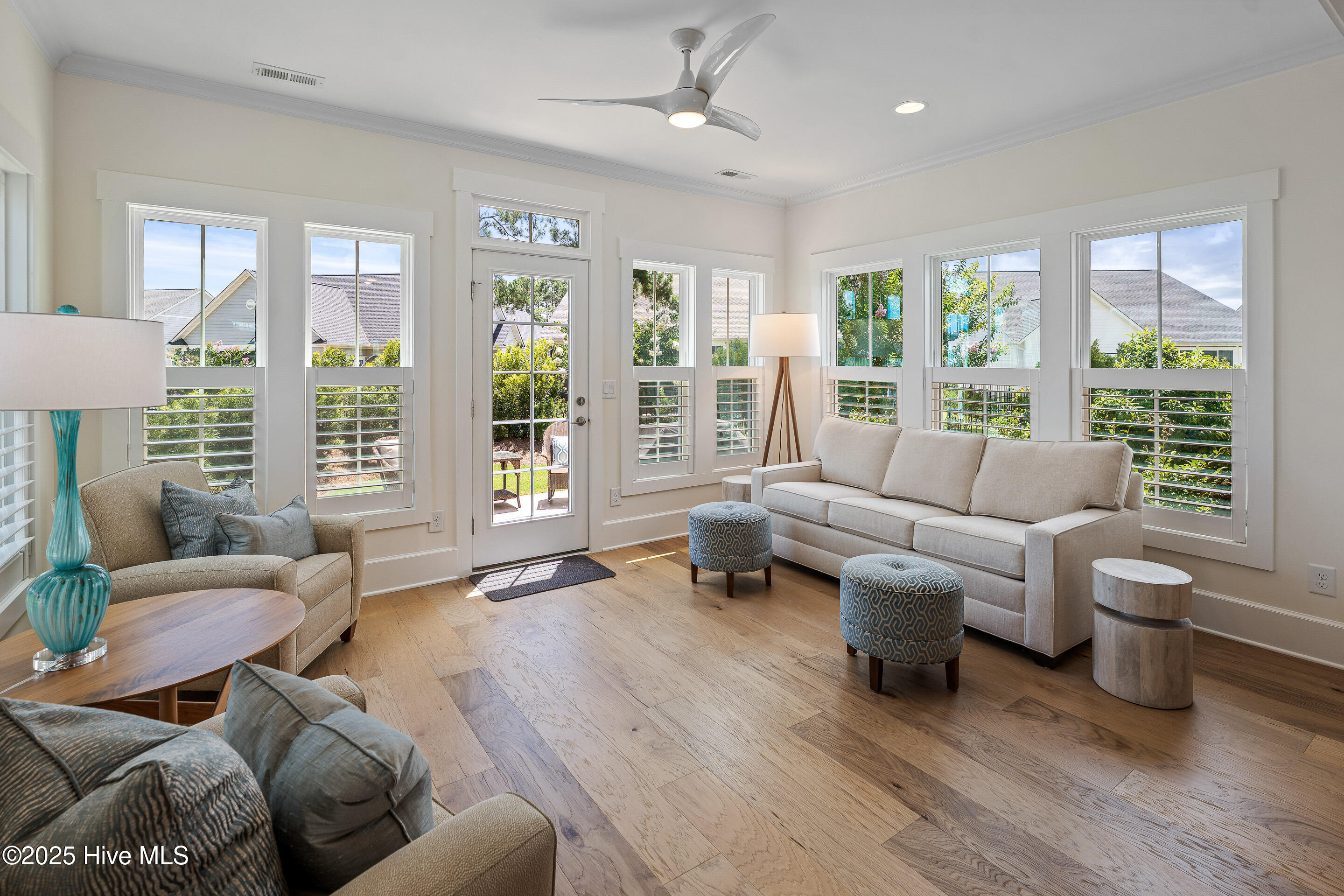 100542822 | Photo 15