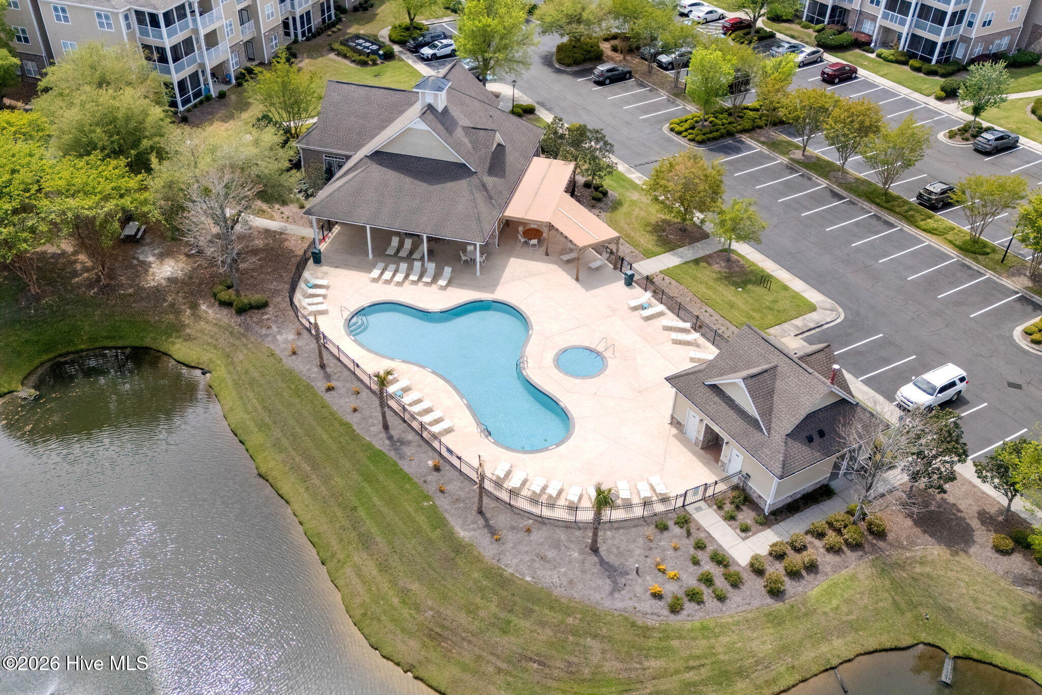 100566084 | Photo 56