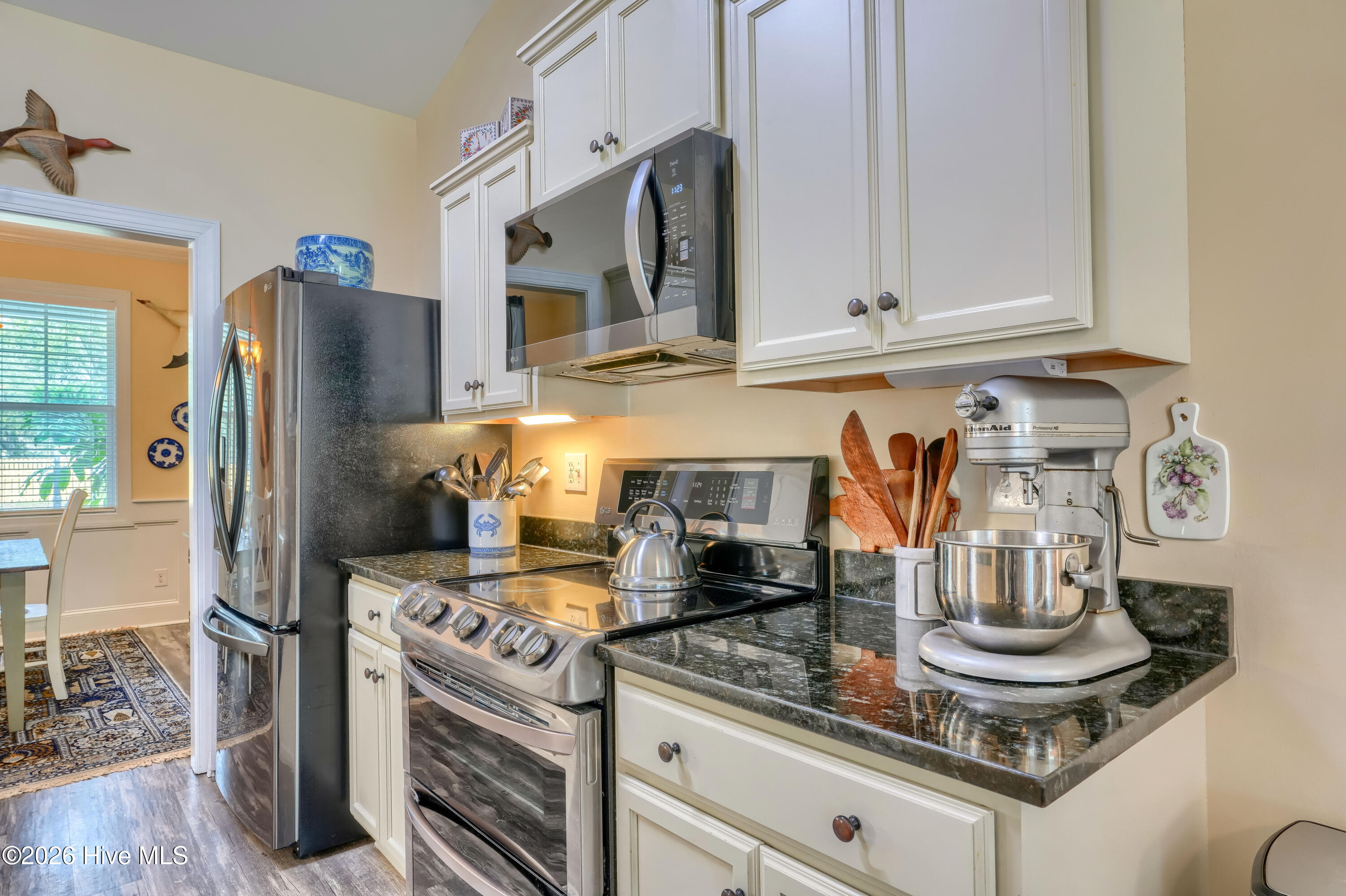 100563582 | Photo 21