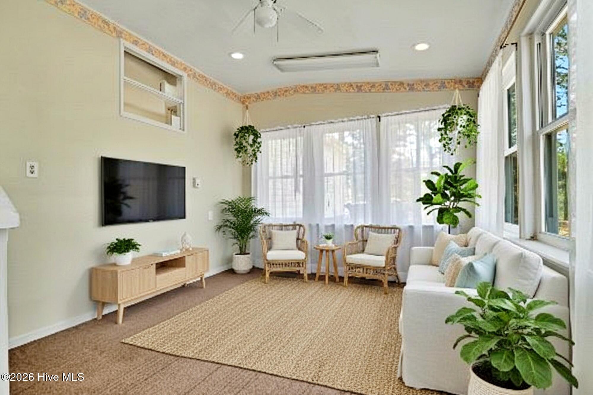 100562538 | Photo 15