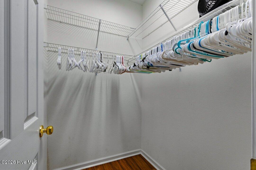 100528318 | Photo 22