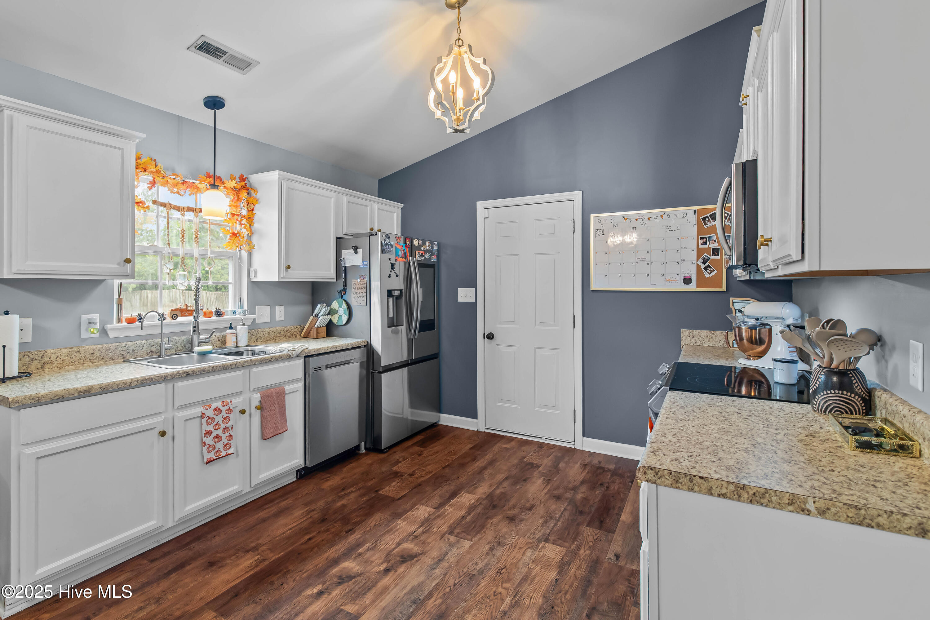 100534497 | Photo 19