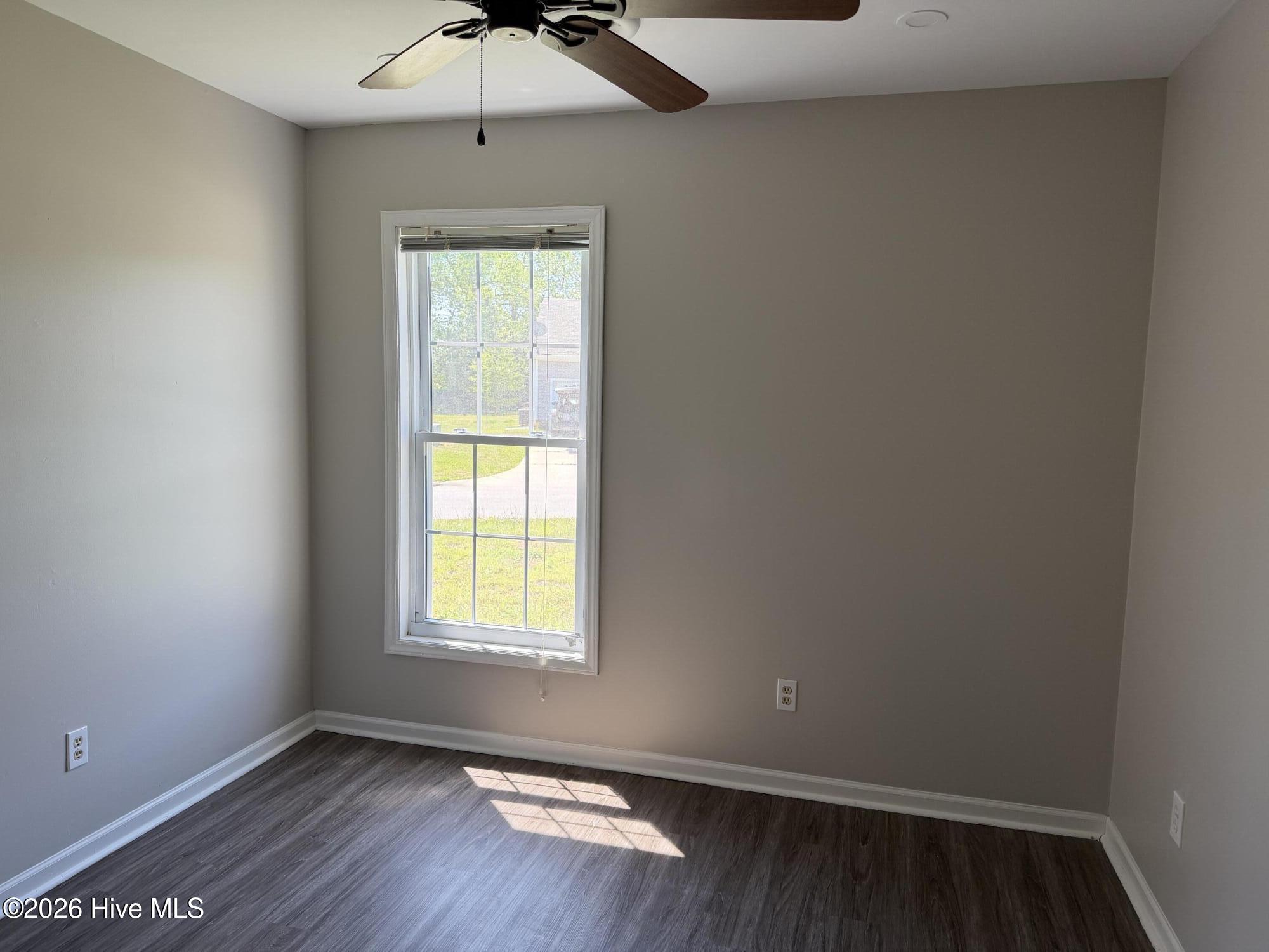 100568105 | Photo 18