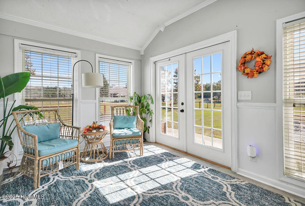 100537845 | Photo 35