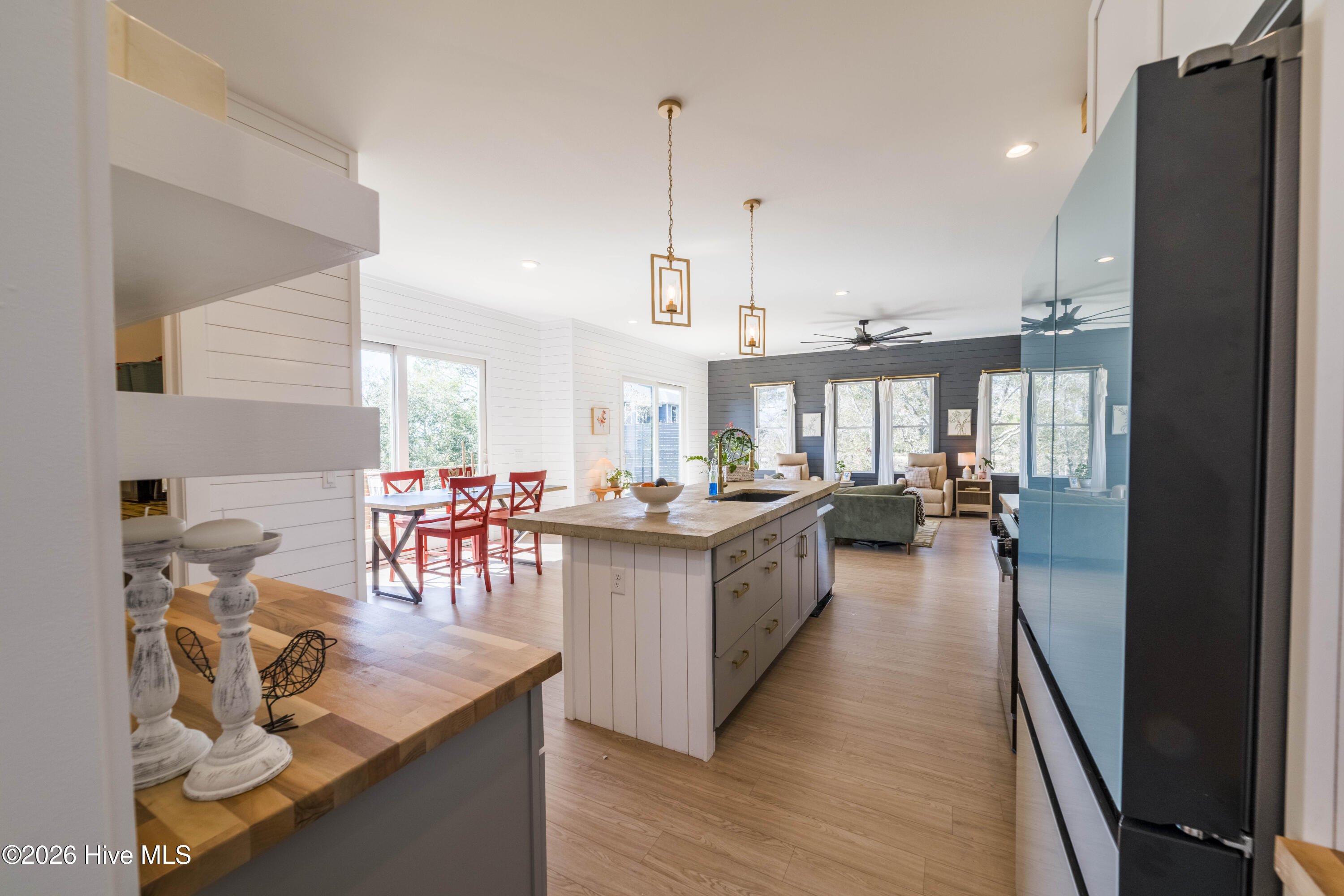 100554850 | Photo 48