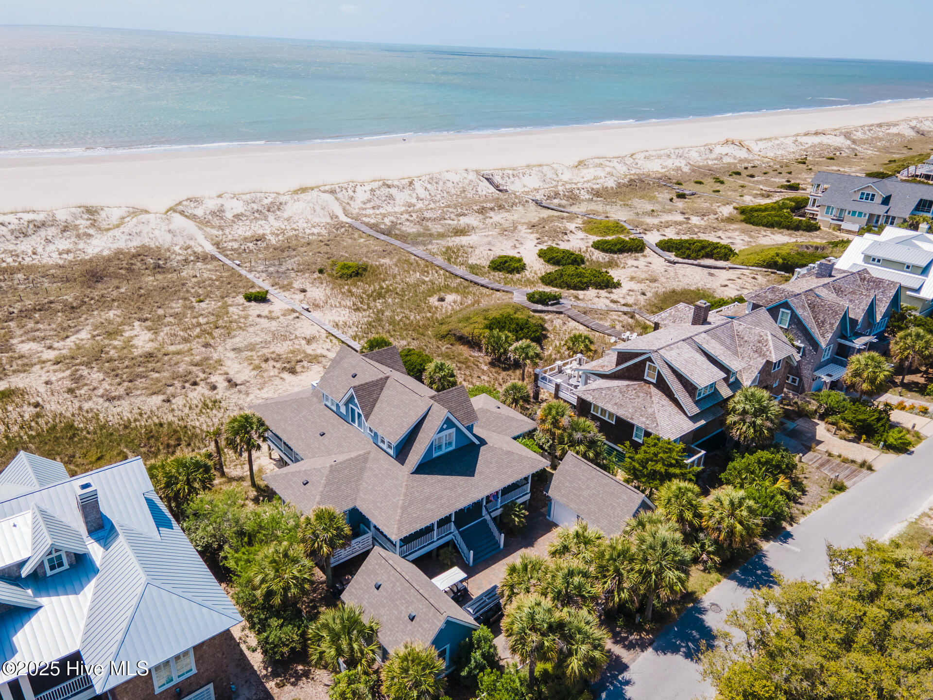 100523176 | Photo 49