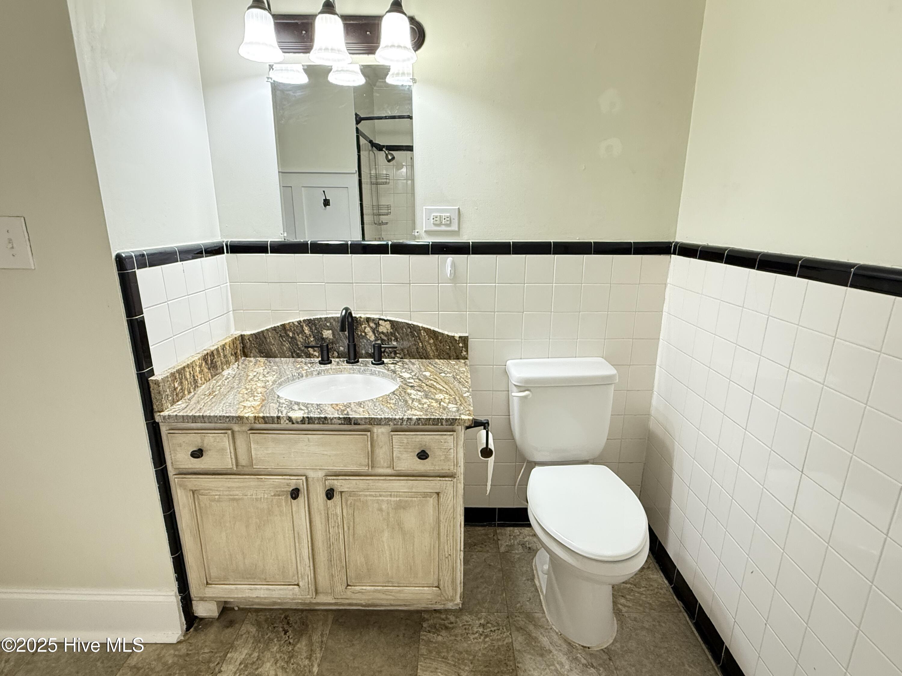 100537874 | Photo 24