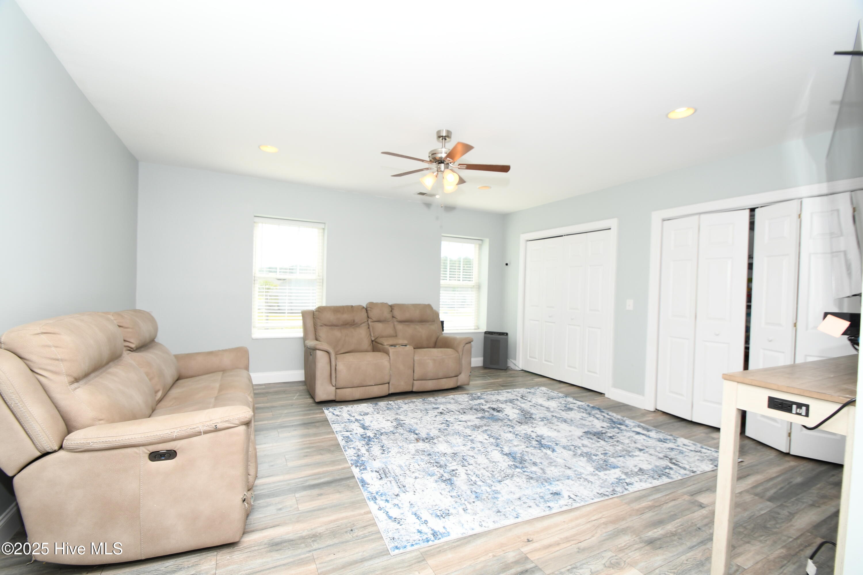 100537590 | Photo 17