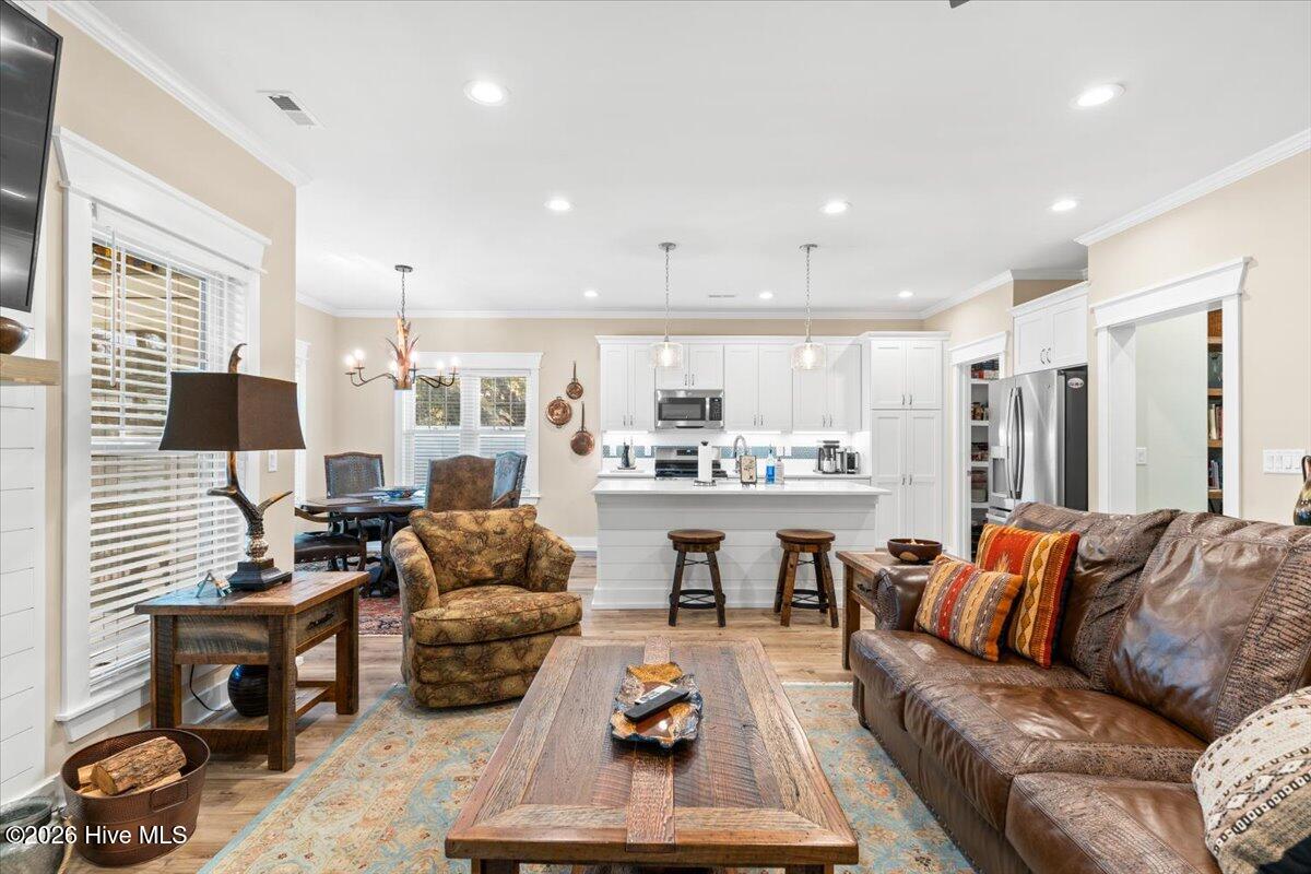 100547880 | Photo 15